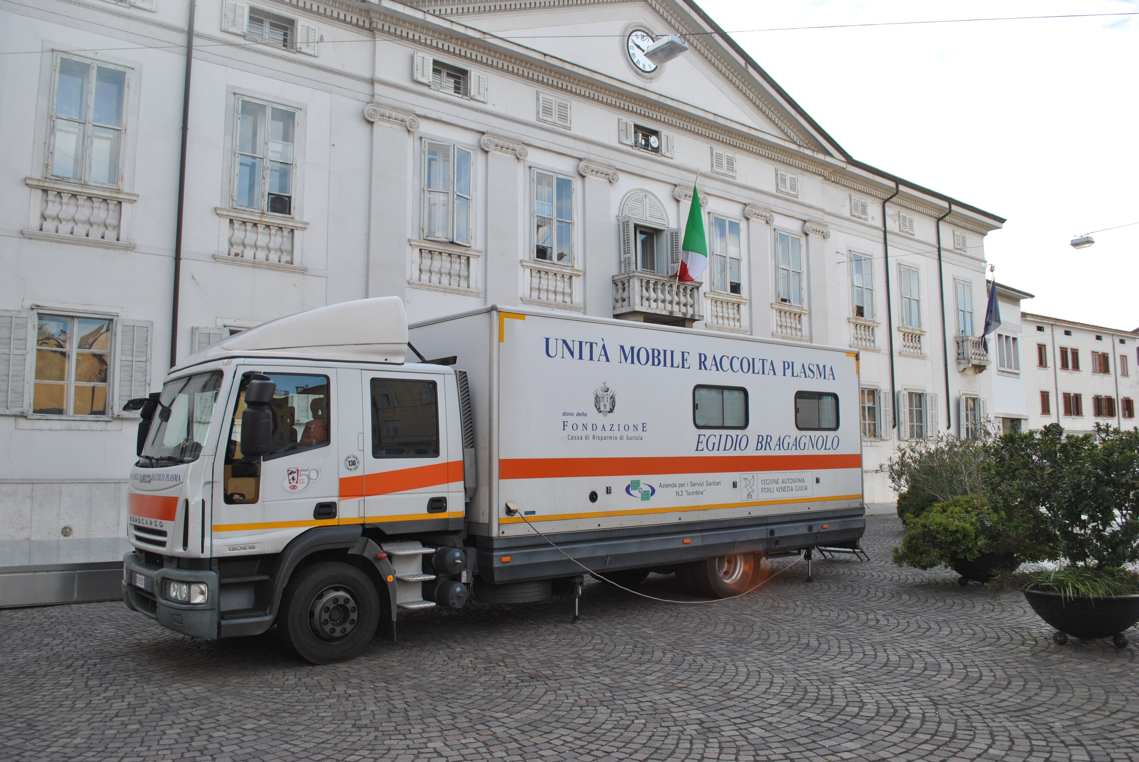 Copertina per Sindaco e assessori rispondono all'appello, donazioni sold out in autoemoteca a Gorizia