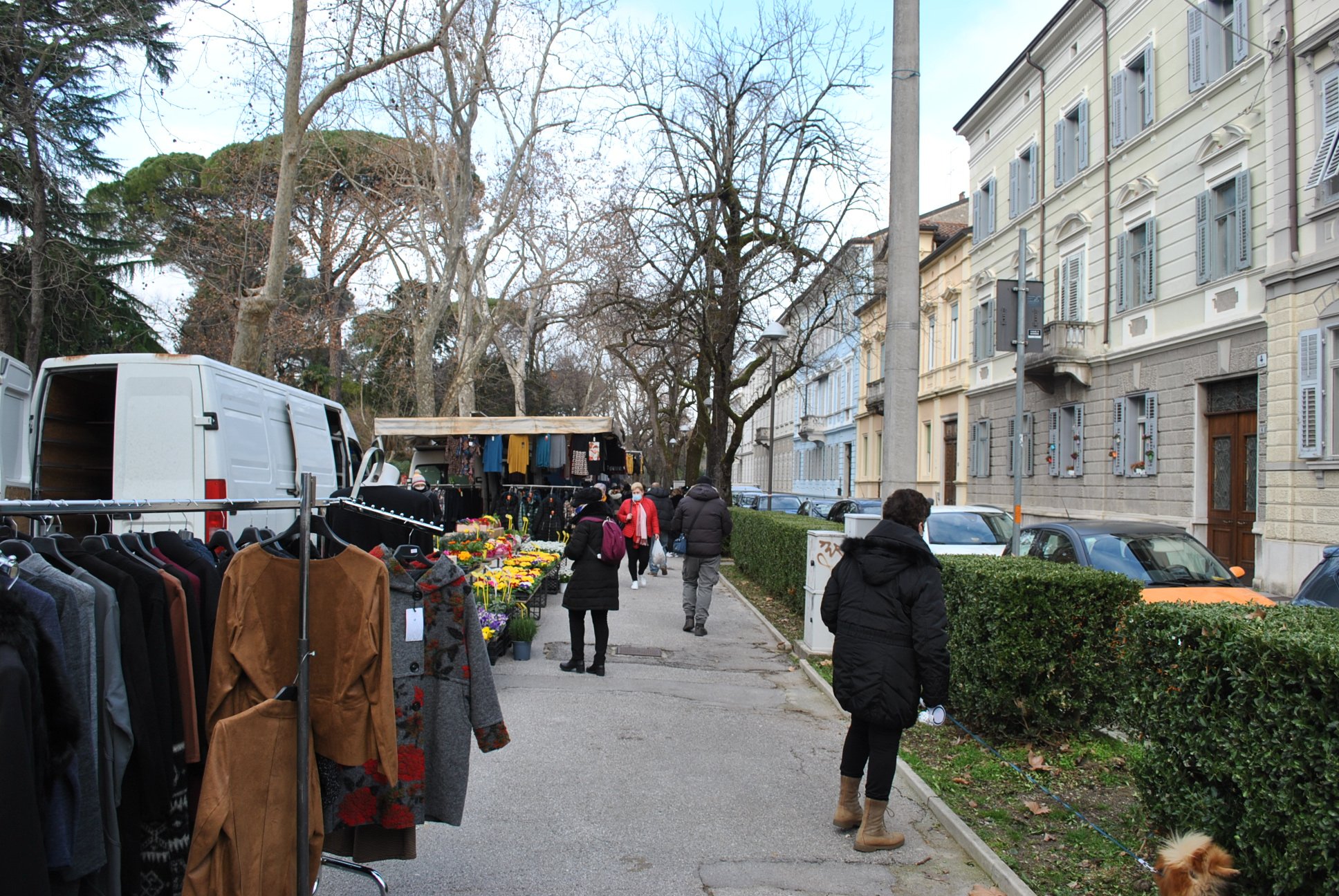 Copertina per Più parcheggi al mercato di Gorizia, cambia la viabilità in piazza Battisti
