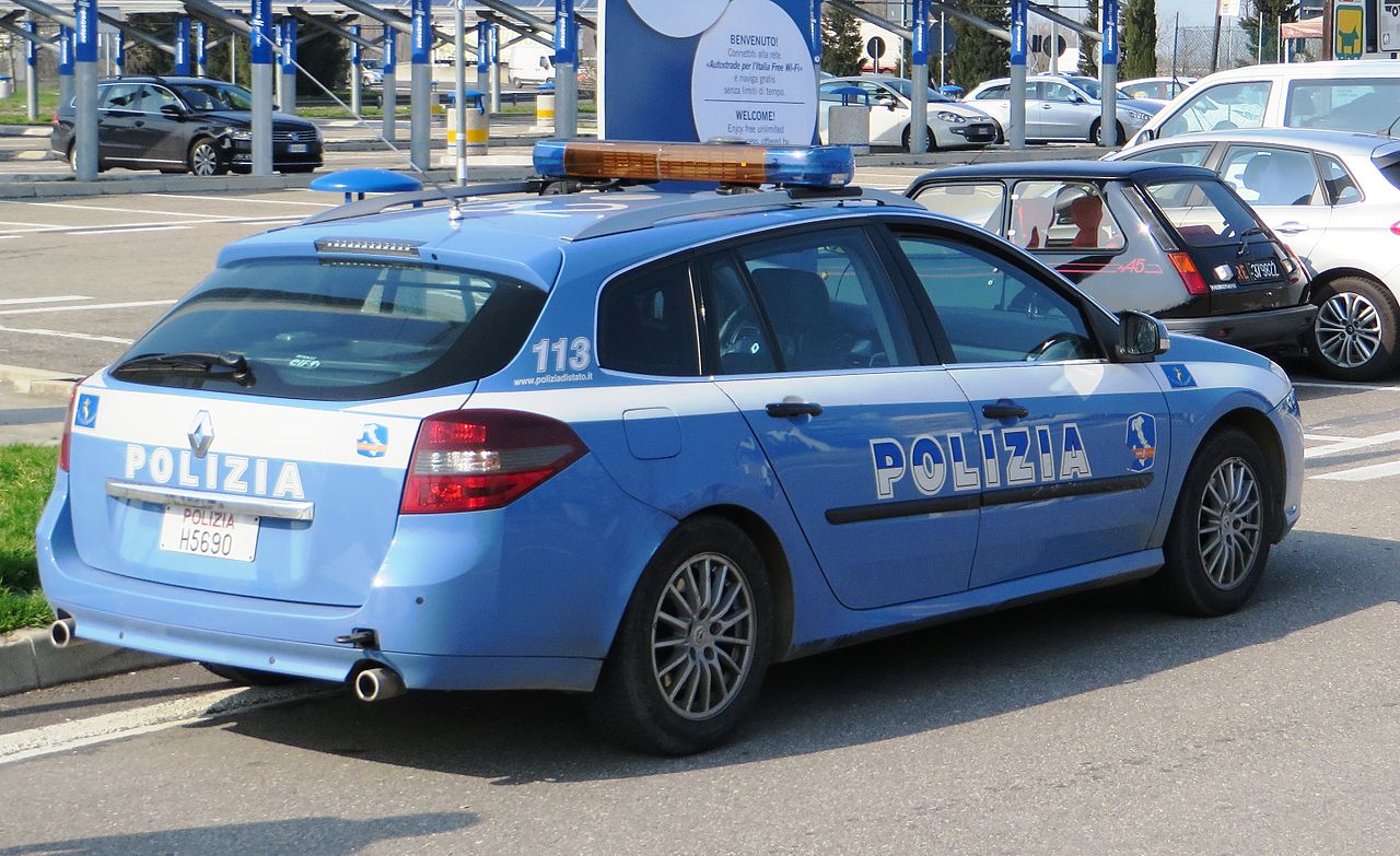 Giornata di controlli al casello di Villesse, tir e supercar nel mirino della polizia