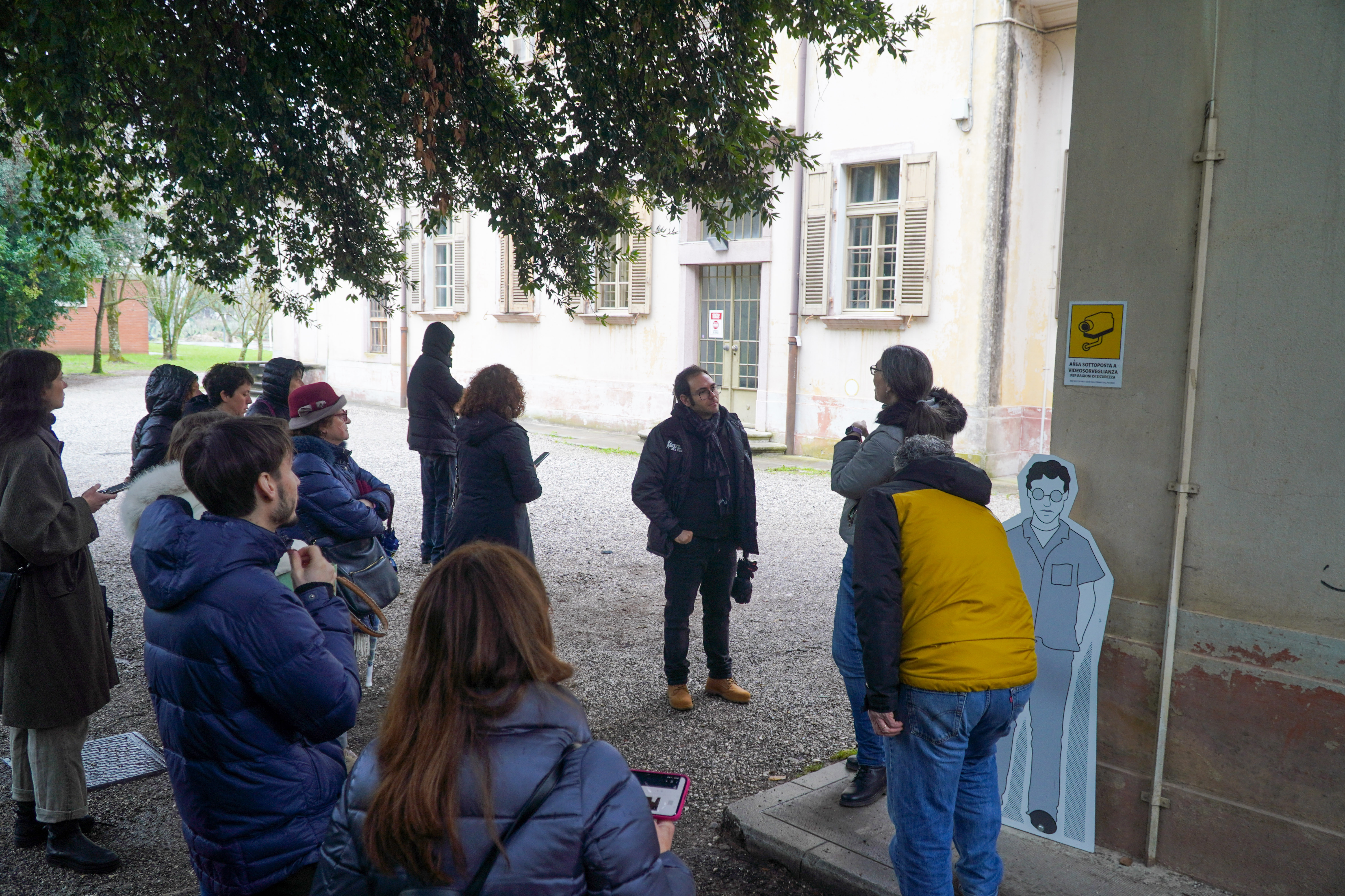 Copertina per 'Itinerari basagliani': due percorsi per conoscere la vita nel manicomio a Gorizia
