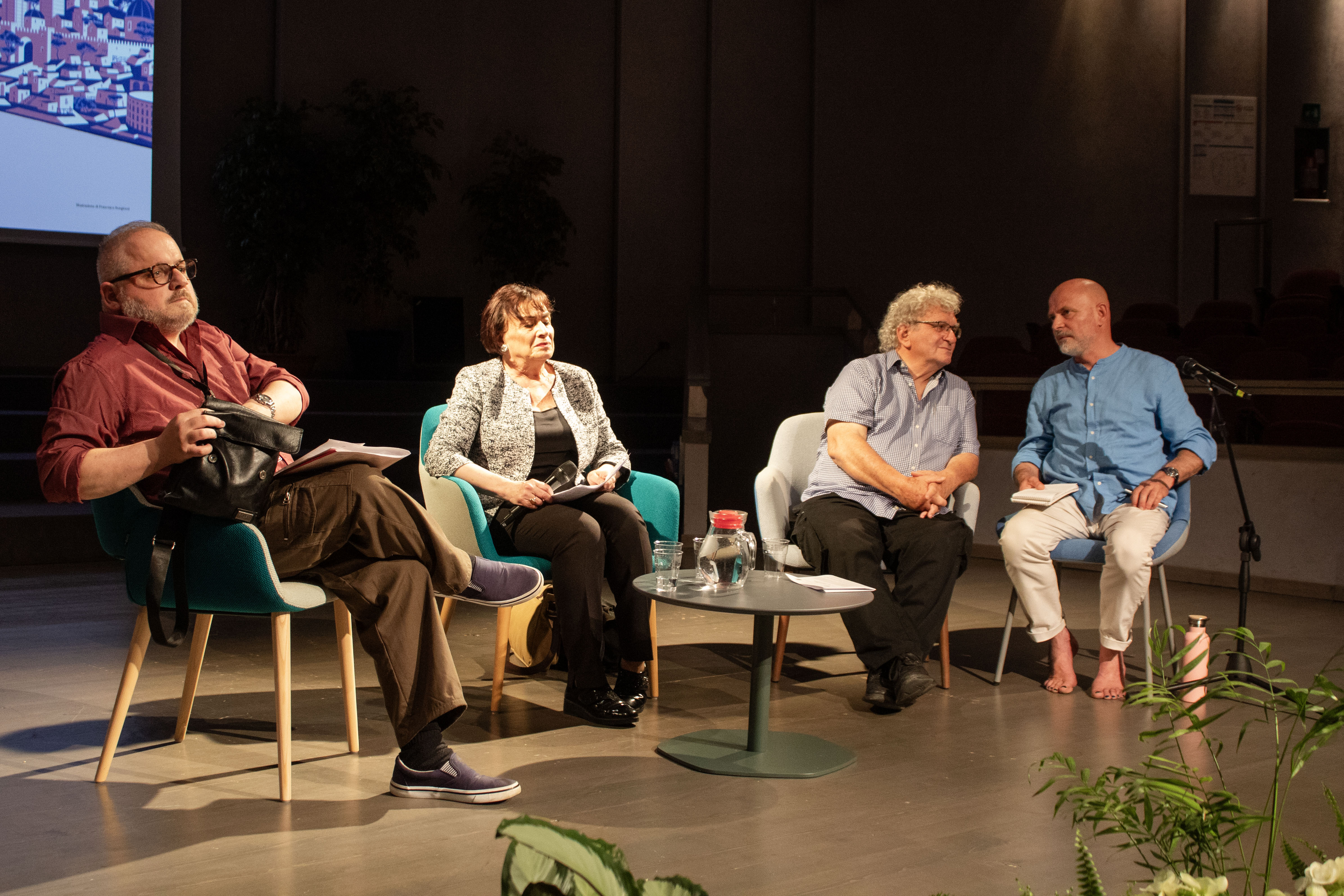 Immagine per èStoria, l’israeliano Benny Morris interrotto da alcuni attivisti pro Palestina