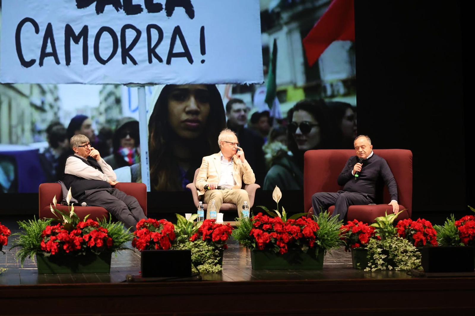 Copertina per Nicola Gratteri e don Maurizio Patriciello a èStoria tra mafia e Terra dei Fuochi: «Lavorare coi ragazzi non è mai tempo perso»