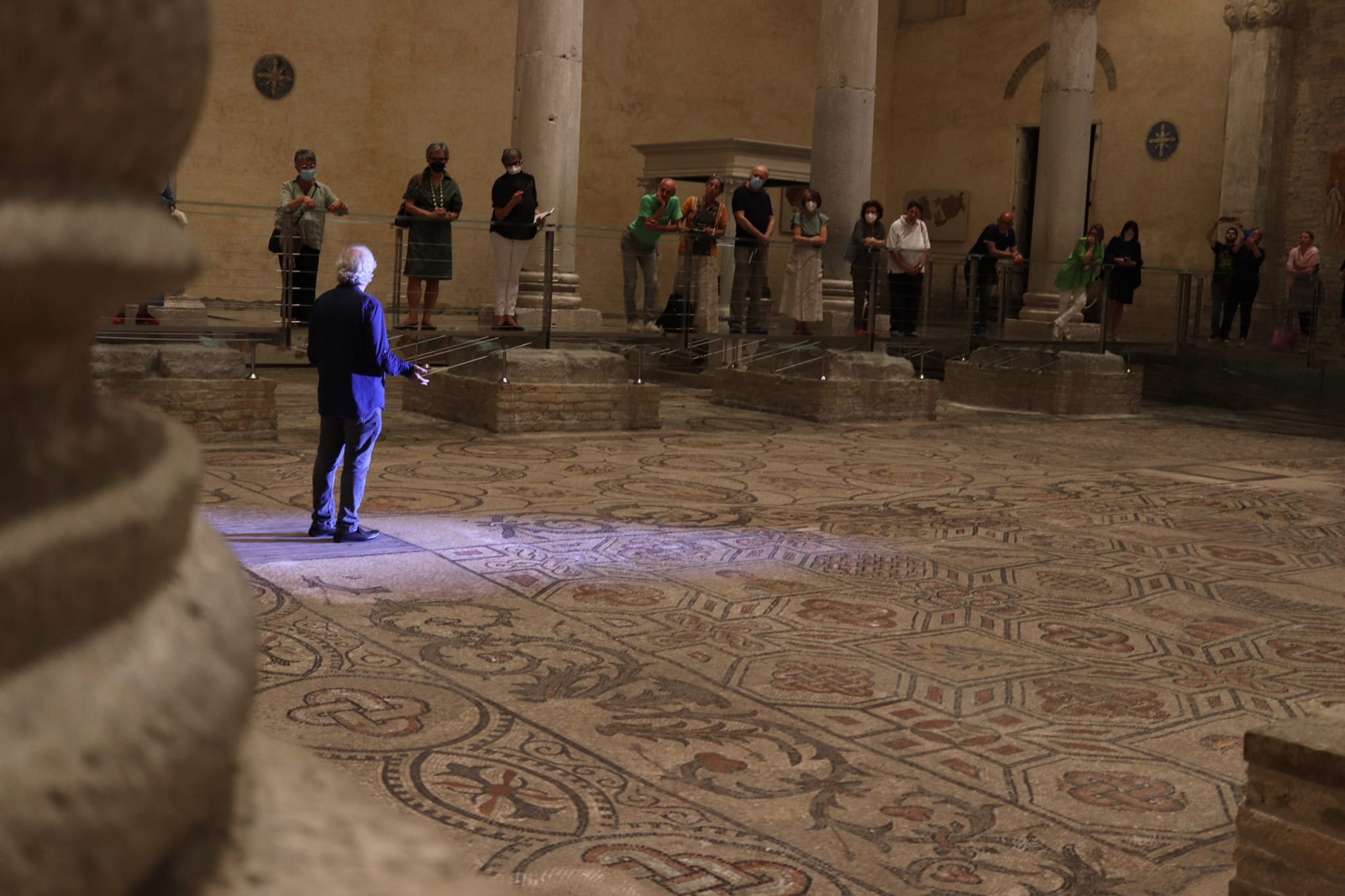 Copertina per La Basilica di Aquileia accoglie il 'Planctus Mariae'. Passione di Cristo in scena con l'Ensemble Dramsam e la Cappella Altoliventina