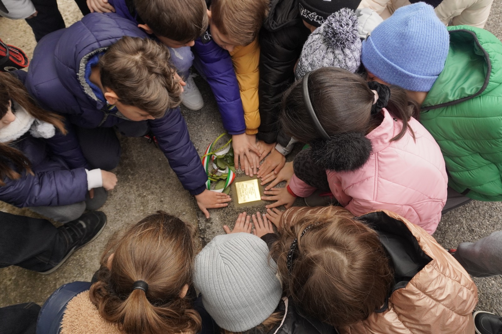 Romans d’Isonzo, svelate due pietre d’inciampo per i ventenni Amelio e Rinaldo