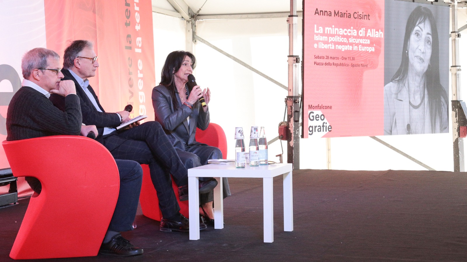 Immagine per Lettere - «L'adolescenza nella gabbia di casa mia. Ora mi reputo una ex musulmana»