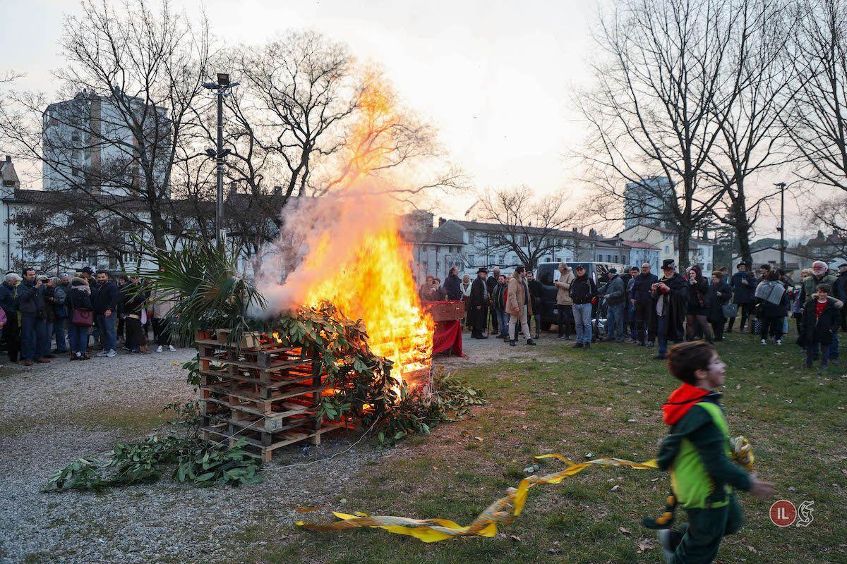 Copertina per Il testamento di re Bepo Zanet chiude il carnevale, torna il rito a Gorizia