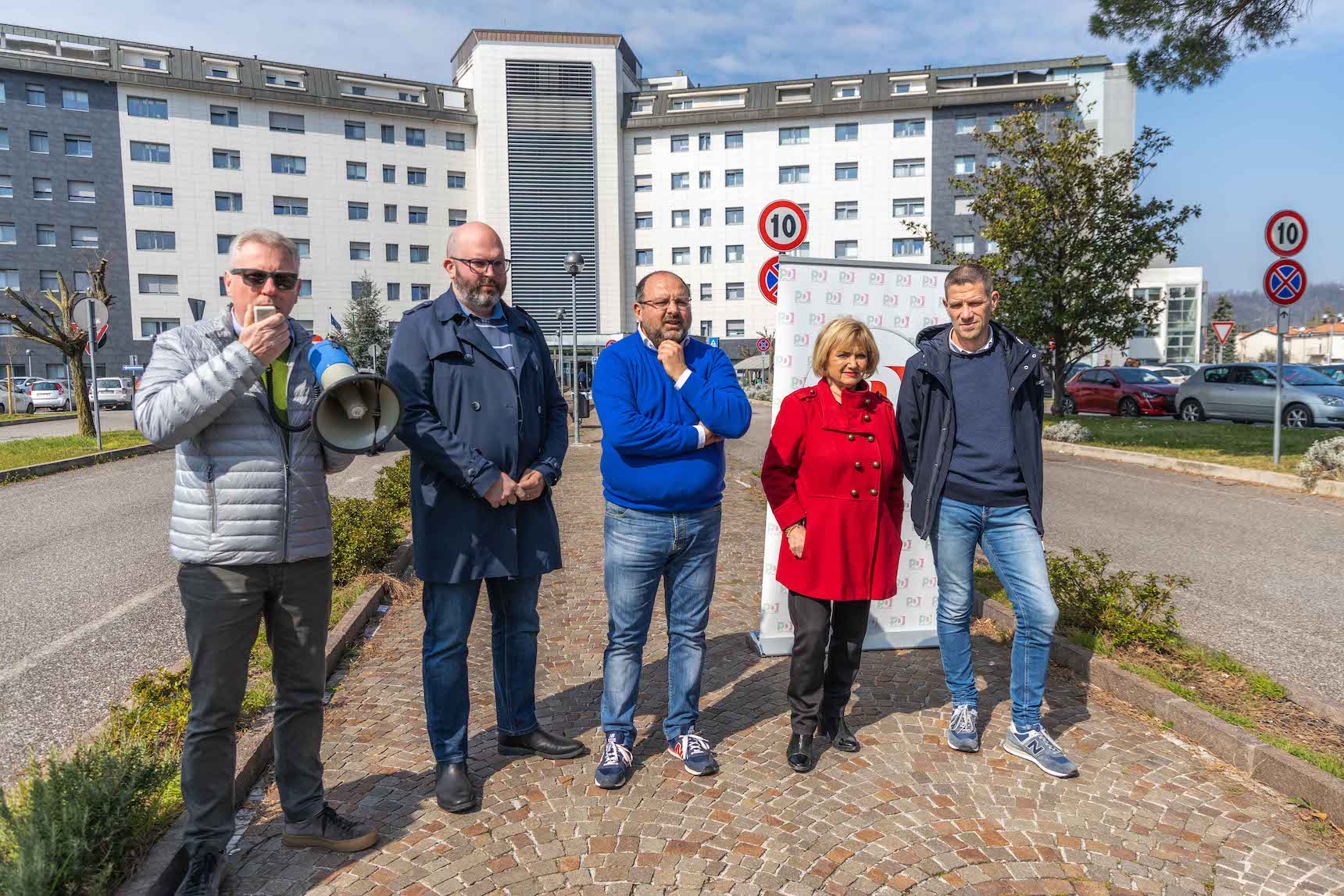Immagine per La protesta Pd all'ospedale di Gorizia, «dimenticati della sanità isontina»