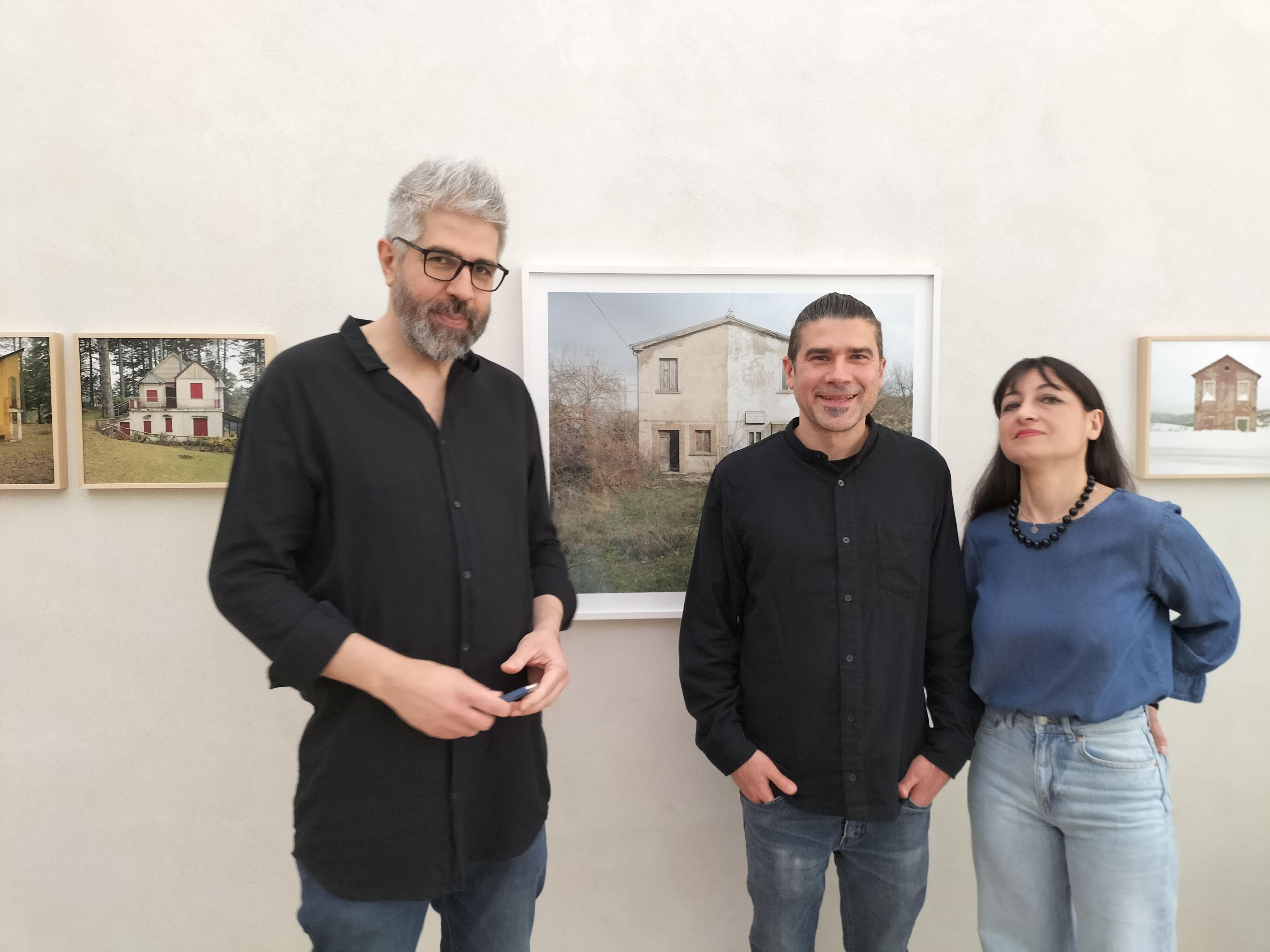 Copertina per Case nell'oblio e bunker, foto di Vincenzo Pagliuca in mostra a Gorizia