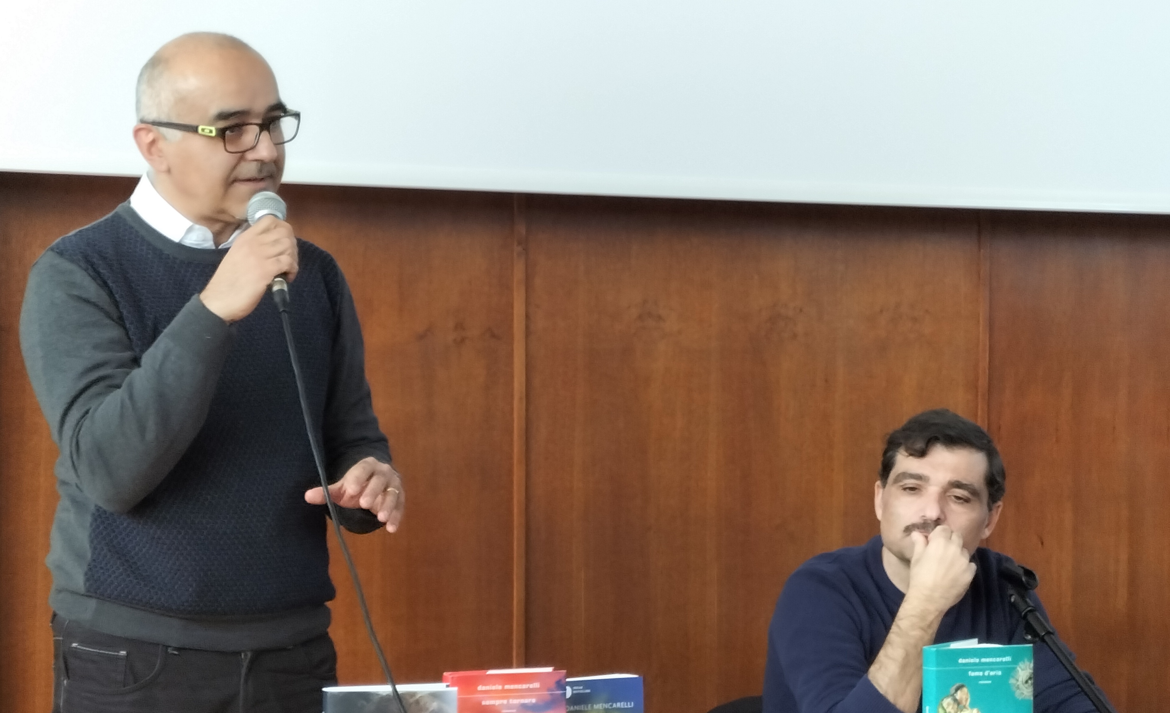 Daniele Mencarelli con gli studenti di Gorizia, «salvezza è disubbidienza»