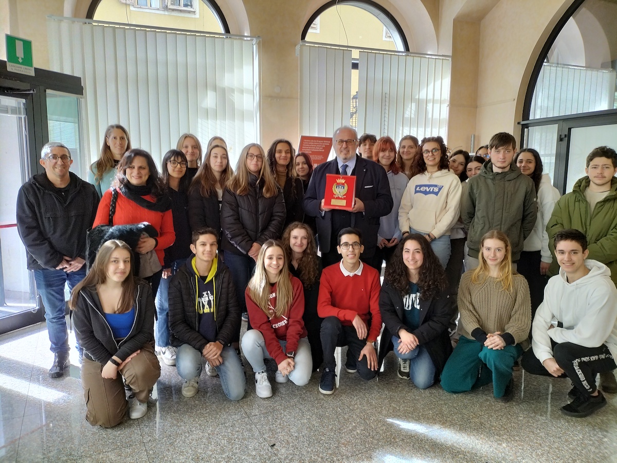 Copertina per Foto, video e storie: studenti raccontano il confine che non c'è a Gorizia