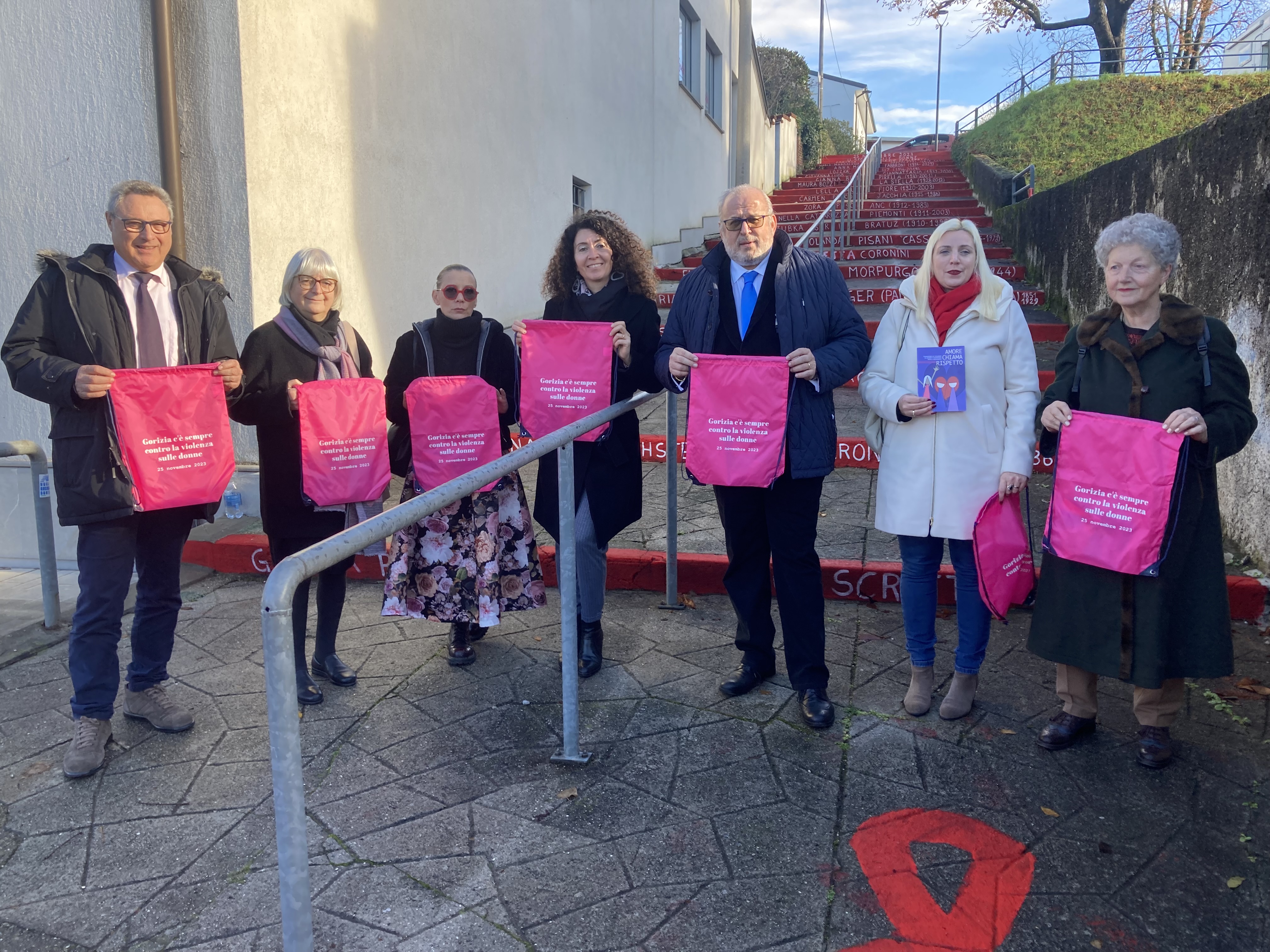 Copertina per Una scalinata dedicata alle donne di Gorizia, 18 nomi di grandi scrittrici
