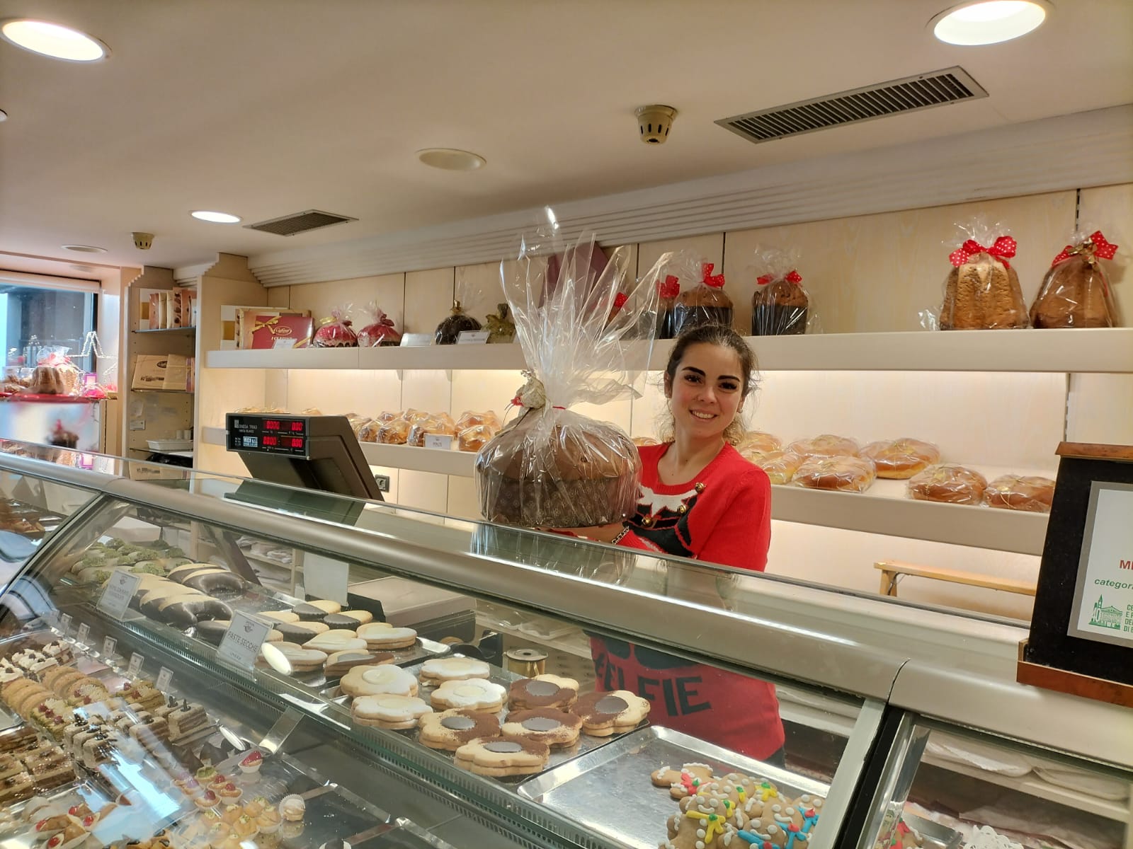 Copertina per Gorizia non rinuncia ai dolci a tavola per Natale, il panettone rimane la star
