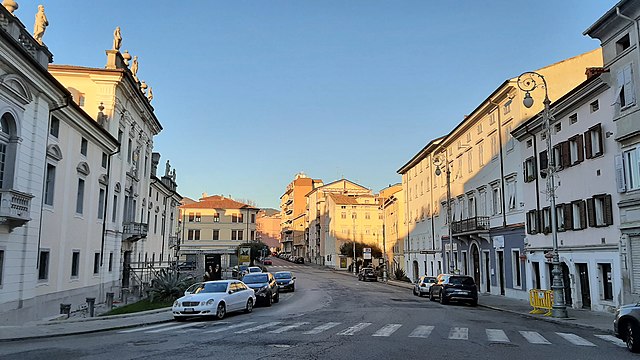 Copertina per Gorizia, lavori pubblici: da lunedì modifiche alla viabilità in piazza de Amicis