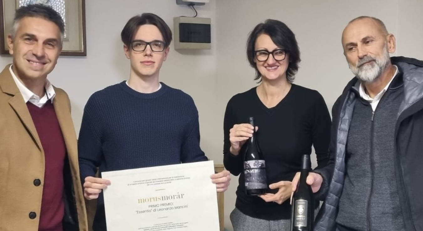 Immagine per A Leonardo Mancini il premio per la nuova etichetta del Morus Morâr
