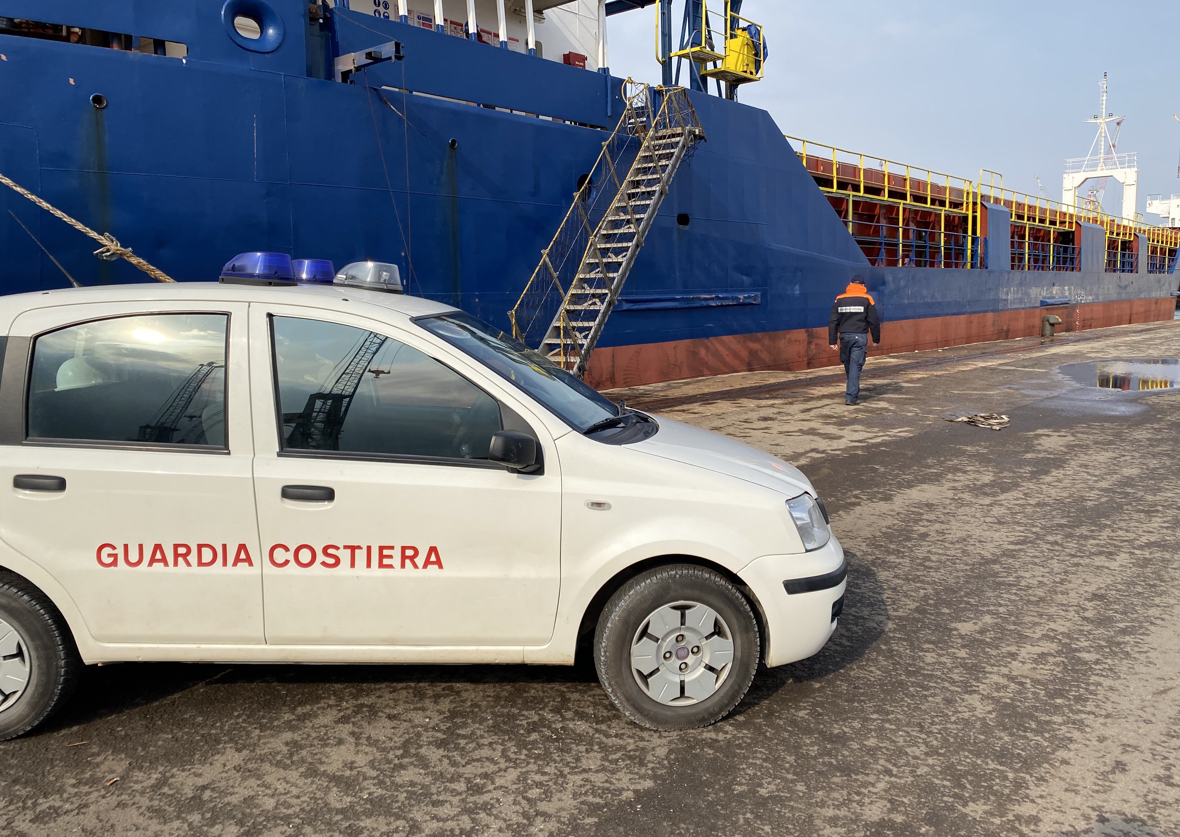Immagine per Troppe irregolarità trovate a bordo, nave bloccata in porto a Monfalcone