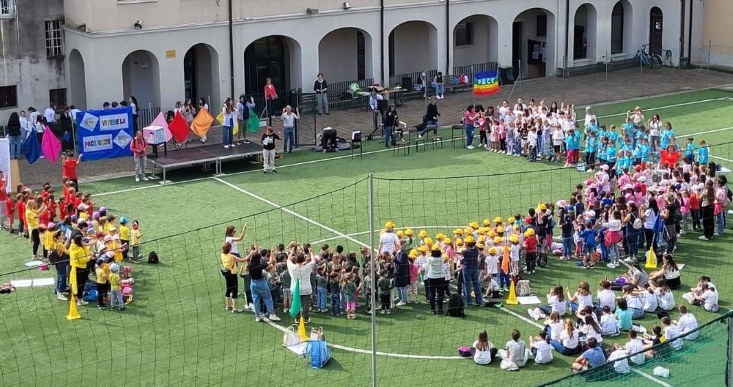 Copertina per La grande festa per la pace richiama 300 bambini, tutti insieme a Gorizia