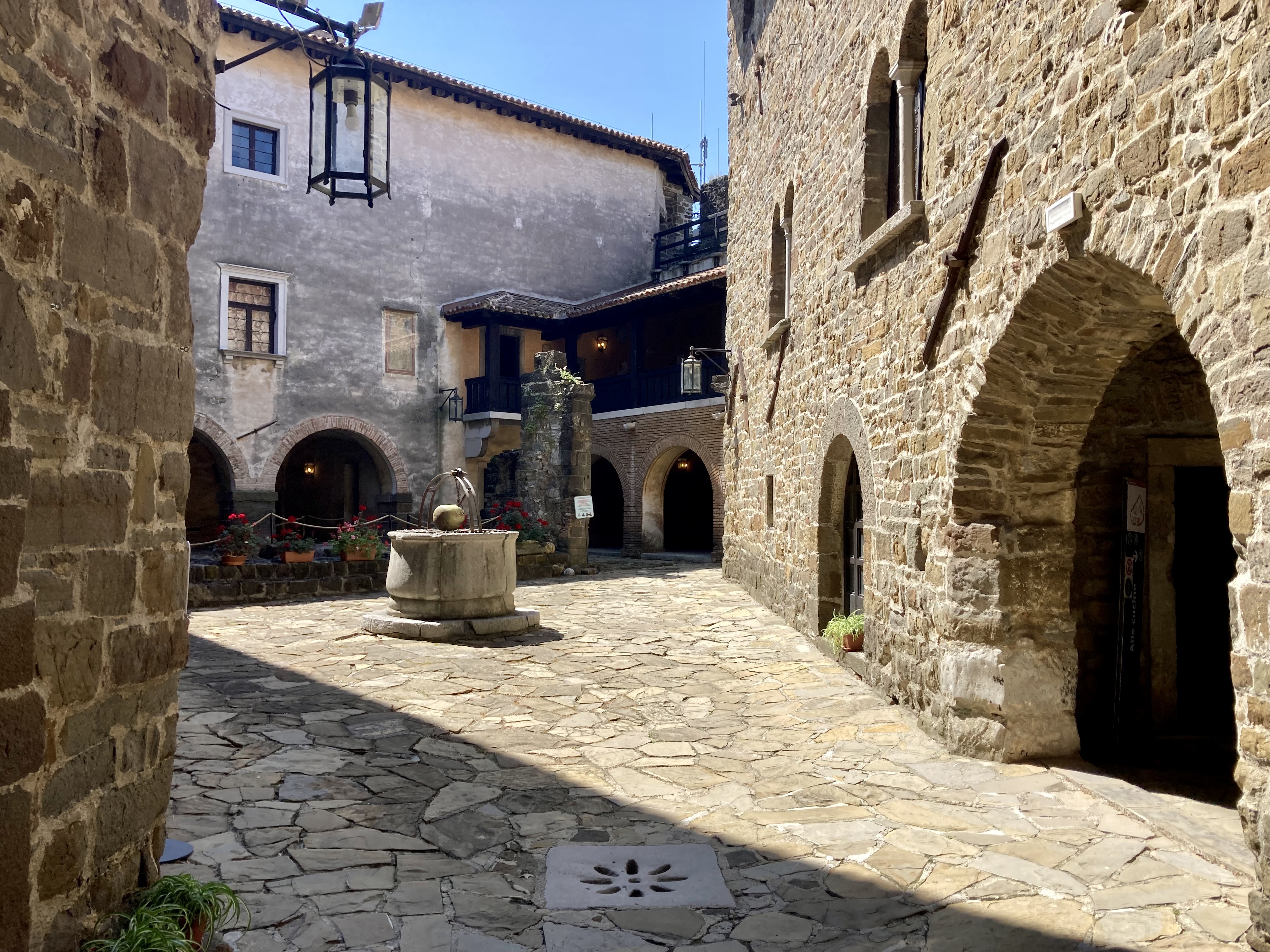 Copertina per Il Castello di Gorizia chiude e si trasforma in set cinematografico