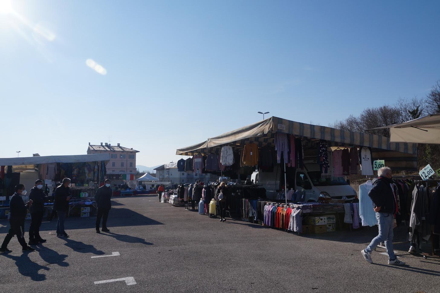 Copertina per Si sposta in via Alviano il mercato del venerdì, deviazioni al percorso della linea 8