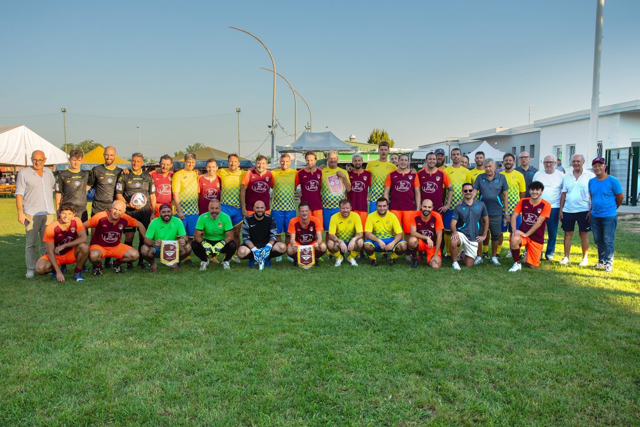 Copertina per L'ASD Calcio Pieris festeggia il secolo di vita. L'arbitro Masini chiude la sua carriera: «Bel momento da celebrare»
