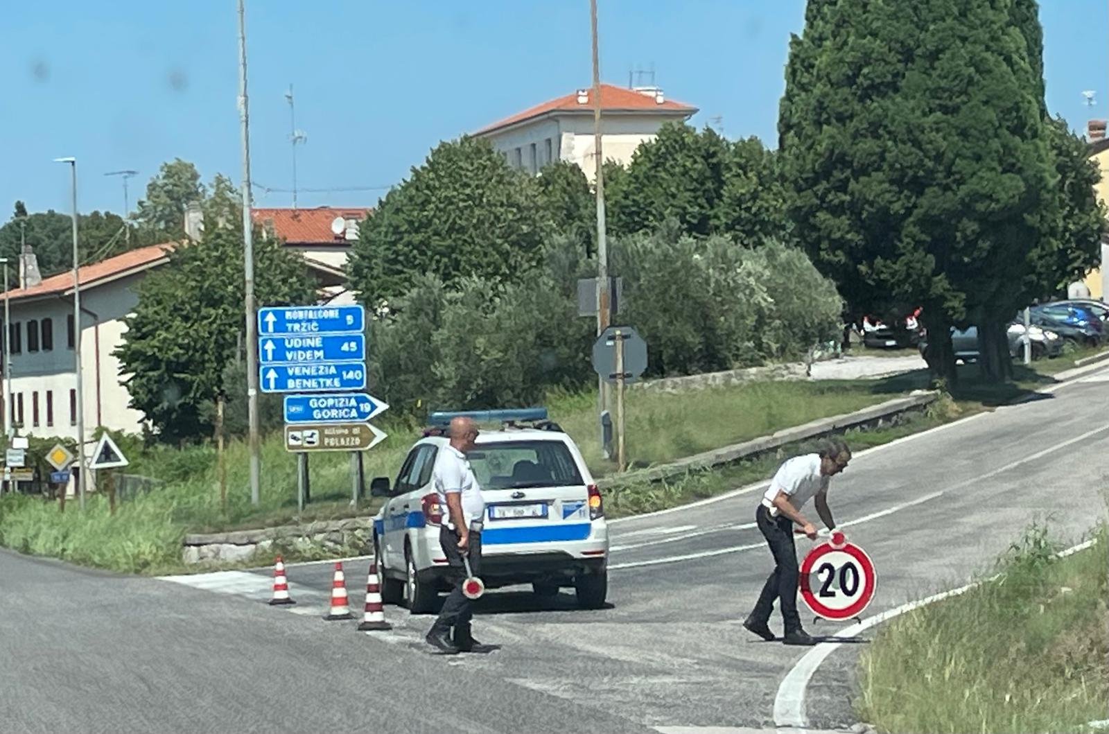 Incendio boschivo ai piedi del Monte Ermada, forze in azione contro vento e forte caldo