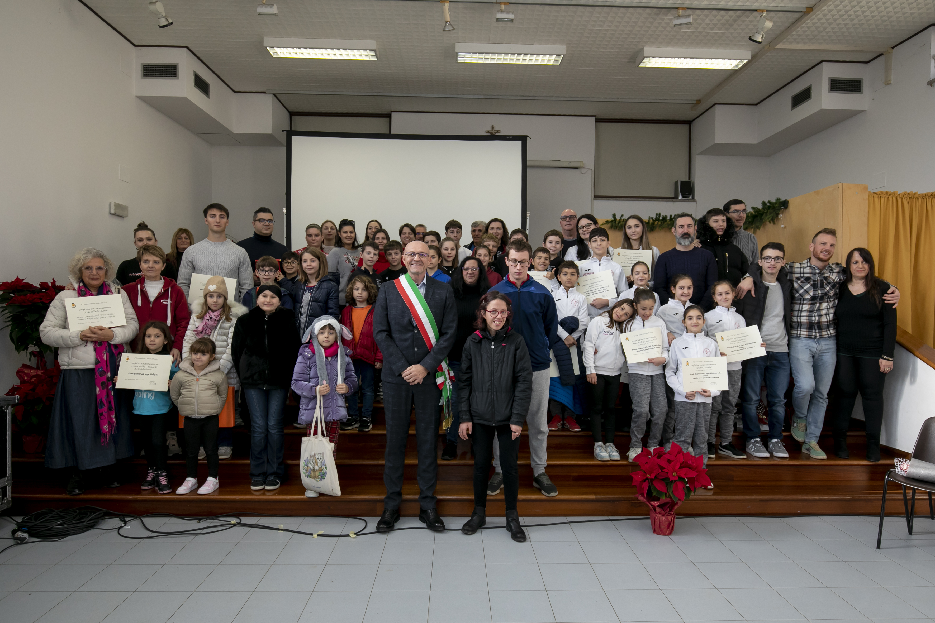 Immagine per Fotonotizia - A Pieris conferiti i tre premi ‘ad aquas gradatas’ a Edi Piorar, all’ASD Calcio Pieris 1925 e alla Fioreria Fulvia