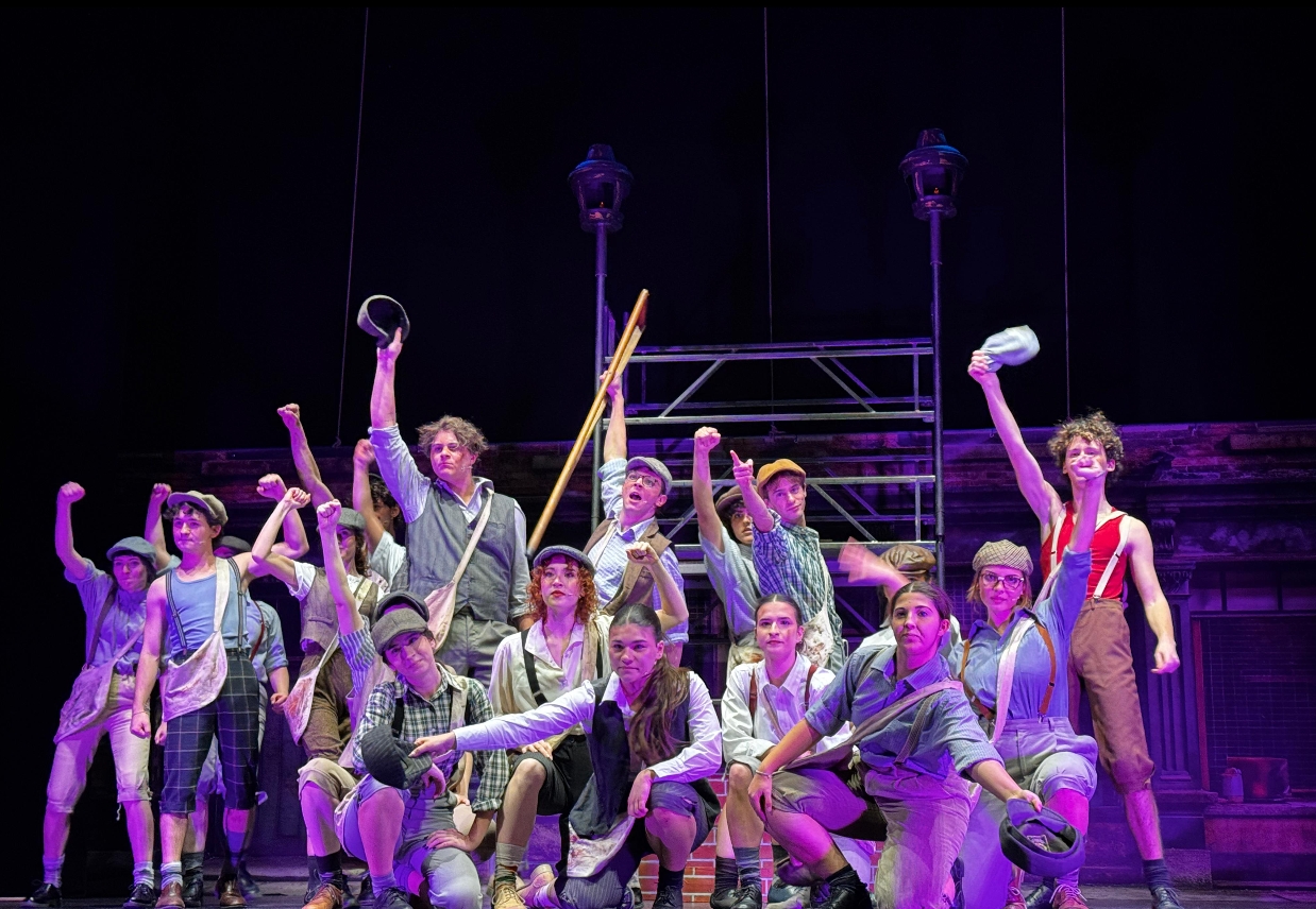 A Gradisca un musical per la solidarietà: ‘Strilloni in Prima Pagina’ conquista il pubblico