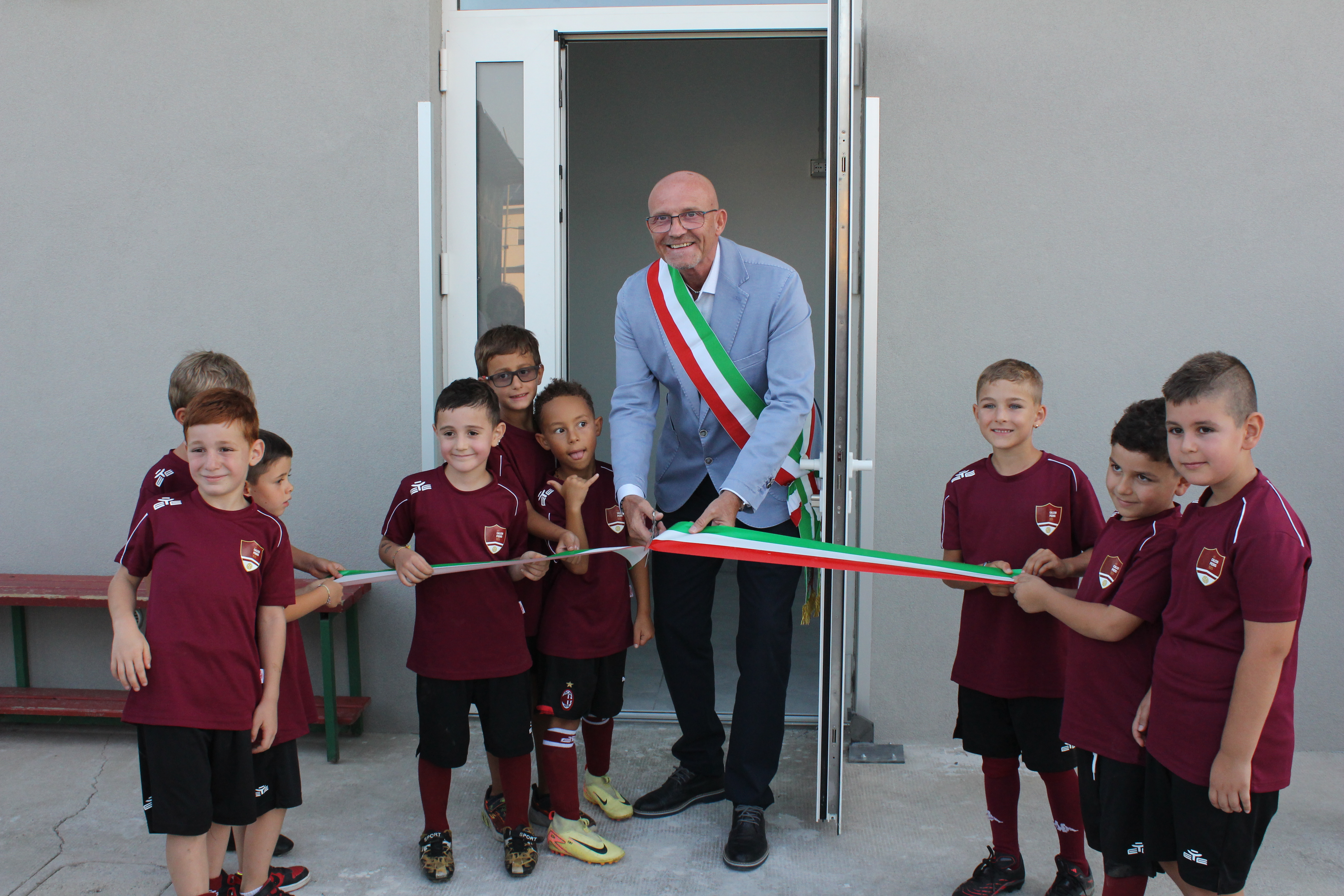 Copertina per Pieris, taglio del nastro per il rinnovato campo sportivo. Intervento da 700mila euro