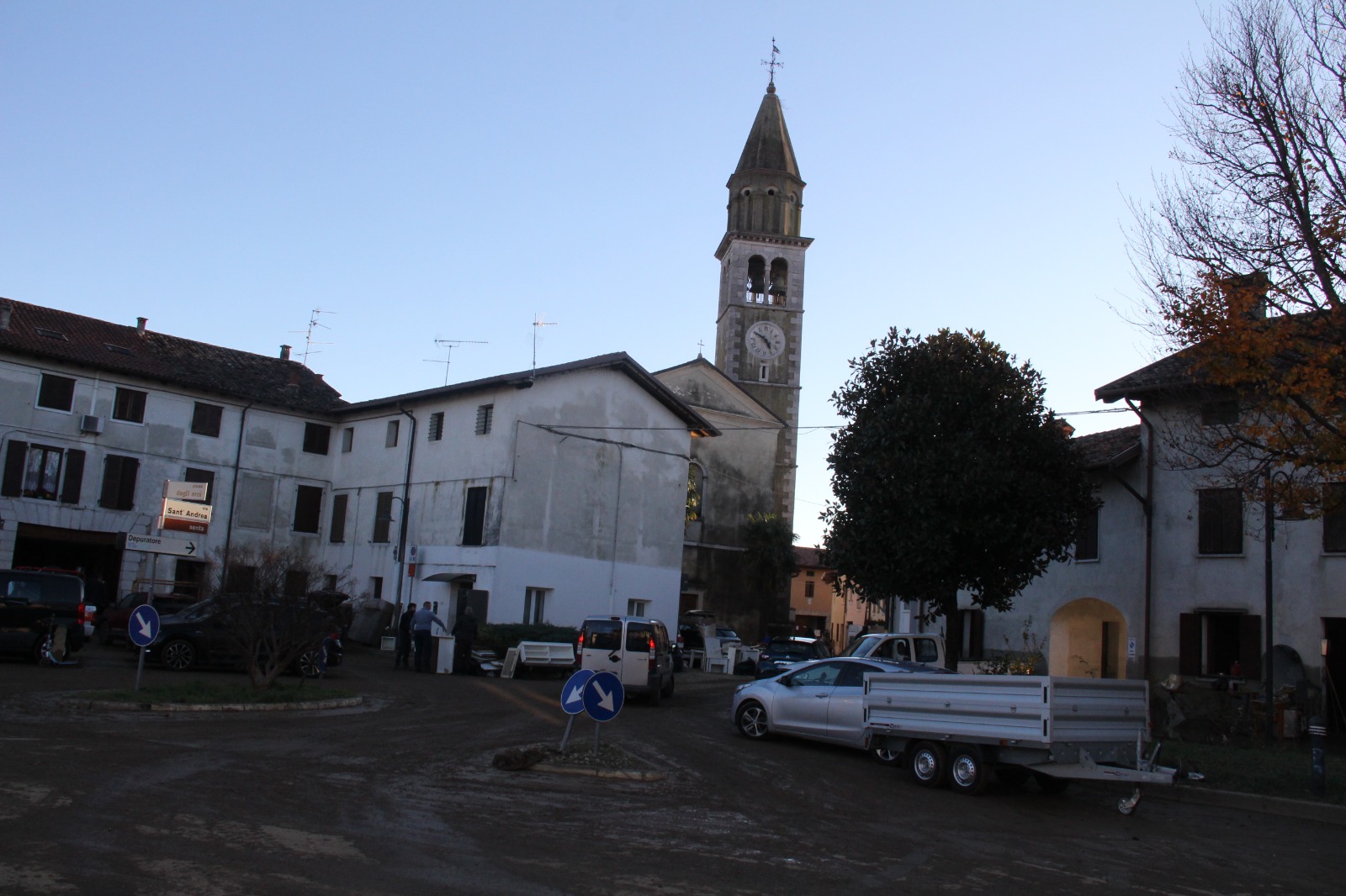 Immagine per Prove di normalità per Versa, ripartono posta e scuolabus. Le novità su viabilità e risarcimenti