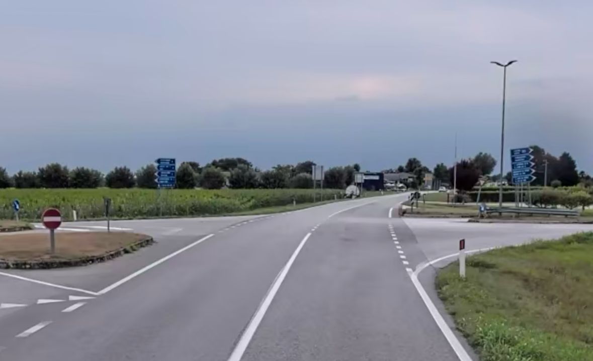 «Almeno un incidente a settimana» sulla rotonda ‘fantasma’ di San Vito al Torre
