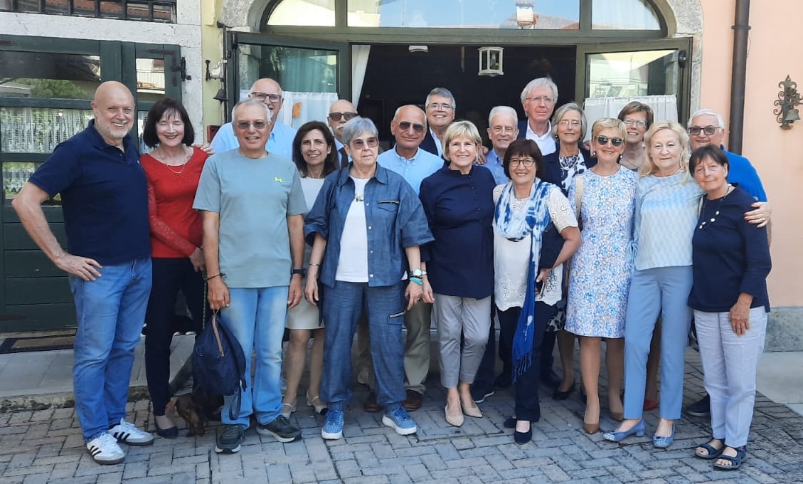 Copertina per La quinta B del Liceo Duca degli Abruzzi si rincontra 50 anni dopo la maturità