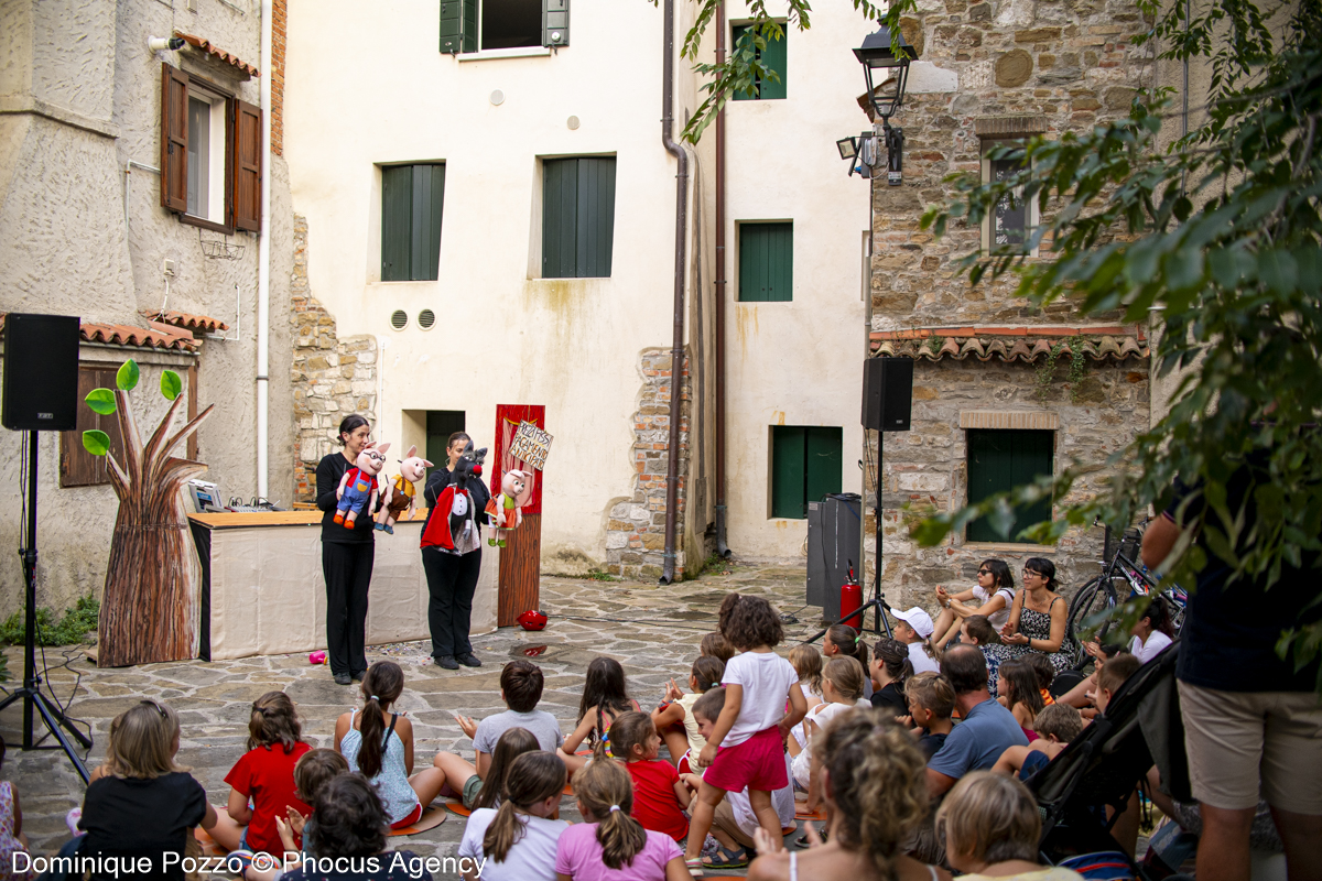 Immagine per Il mare, i sogni e la magia delle marionette: al via la 35esima edizione dell'Alpe Adria Puppet Festival