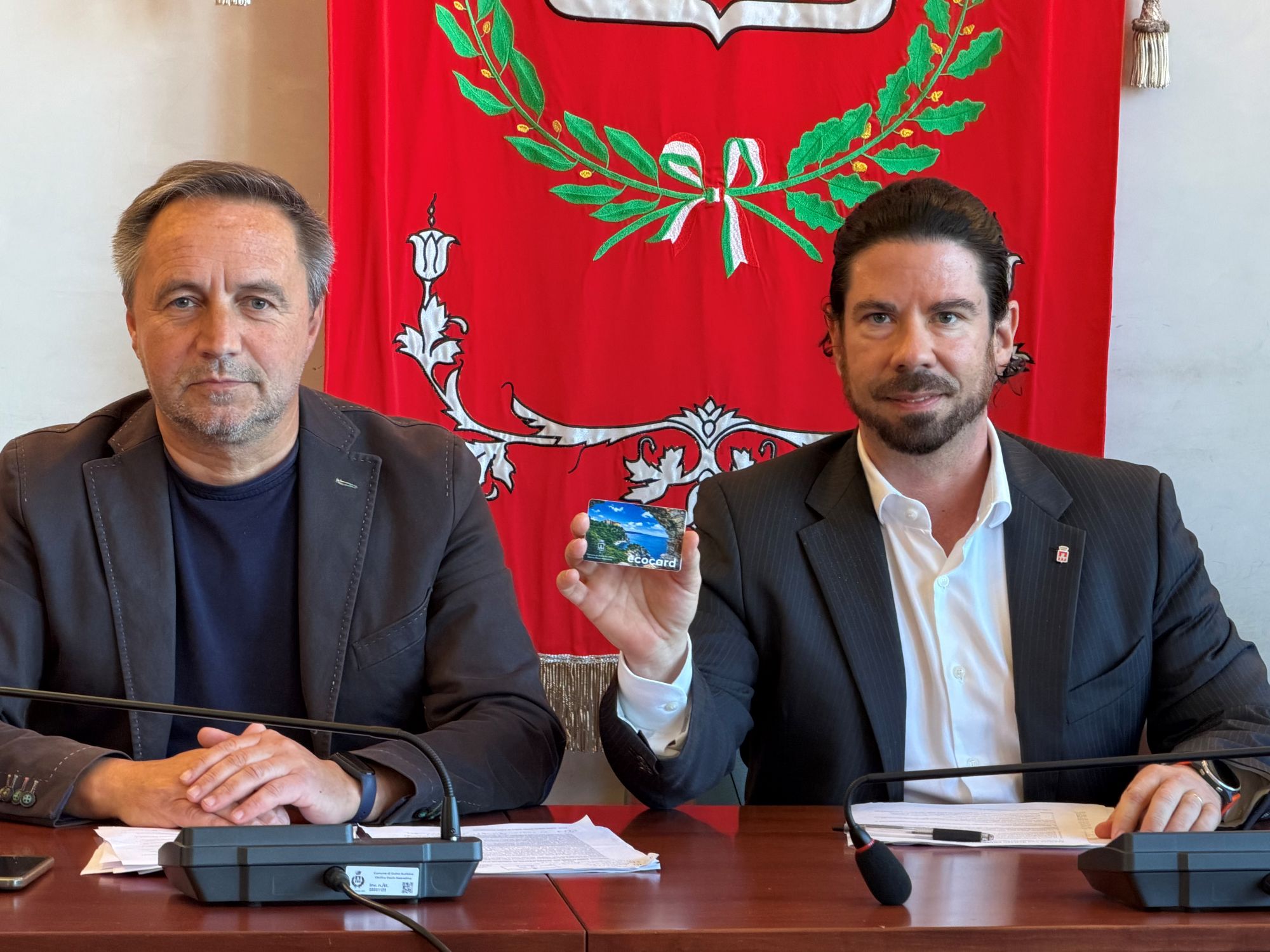 Immagine per Duino Aurisina riorganizza i rifiuti: addio ai cassonetti sperimentali nei borghi e via alle isole interrate