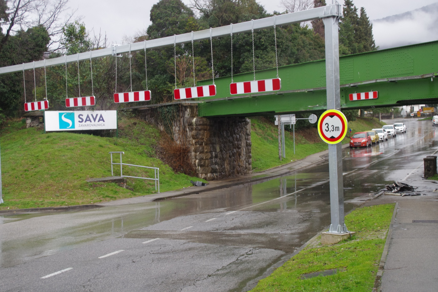 Urto al ponte ferroviario di Salcano, avviate verifiche tecniche e ripristinato il traffico