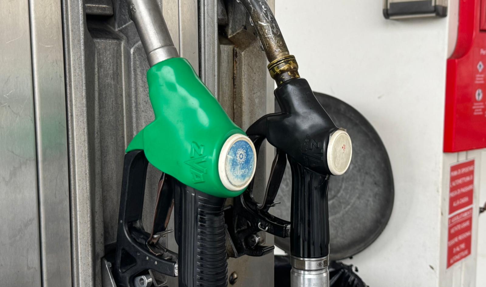 Immagine per Sconto carburanti, addio burocrazia: arriverà in Fvg il portale per le nuove abilitazioni