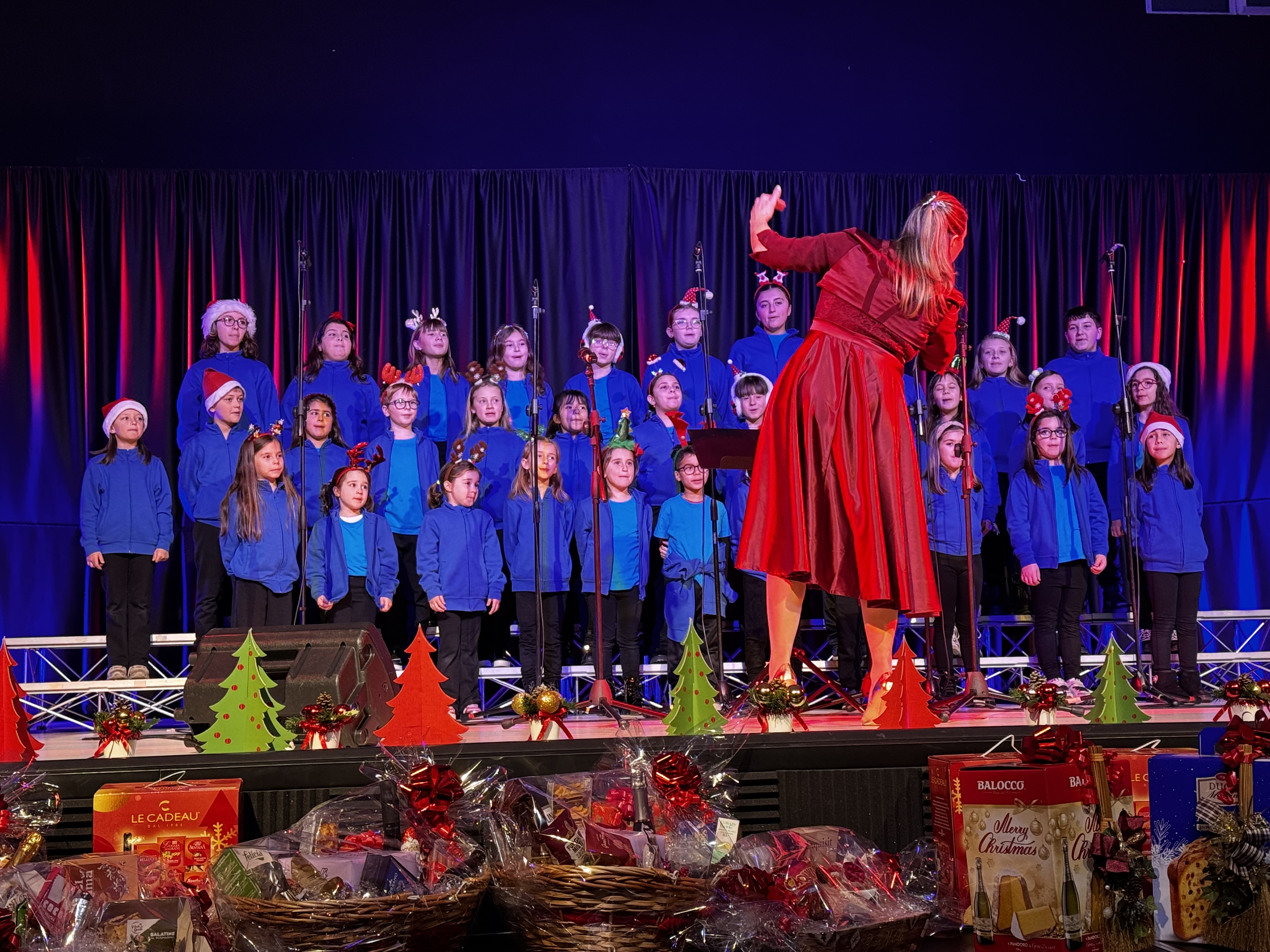 Immagine per Monfalcone, le voci di tre cori riscaldano l’Epifania innevata a San Giuseppe in Largo Isonzo