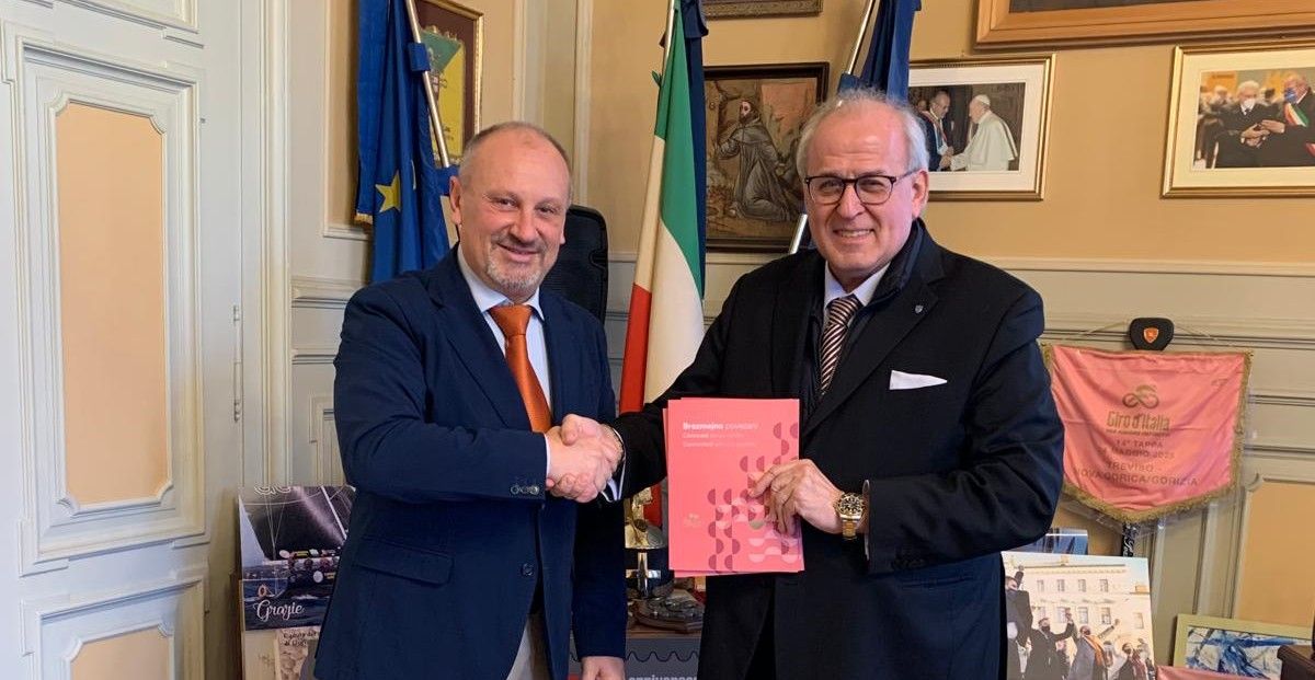 Immagine per Ziberna riceve la SKGZ, focus su bilinguismo e una targa in città  per Lojze Bratuž