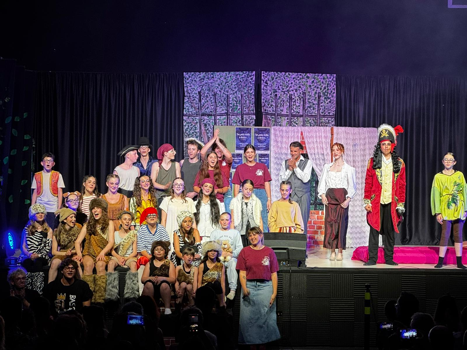 Immagine per Monfalcone, gli Amici di Alice Junior conquistano il Foschian con il musical di Peter Pan