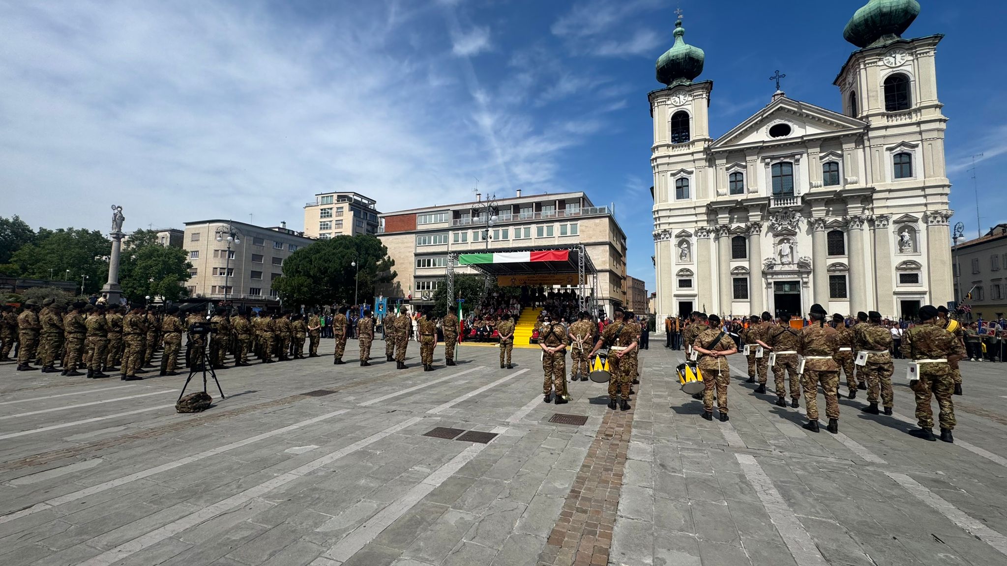 In 1500 a Gorizia per il Raduno Nazionale degli Artiglieri: piazza Vittoria diventa Tricolore 