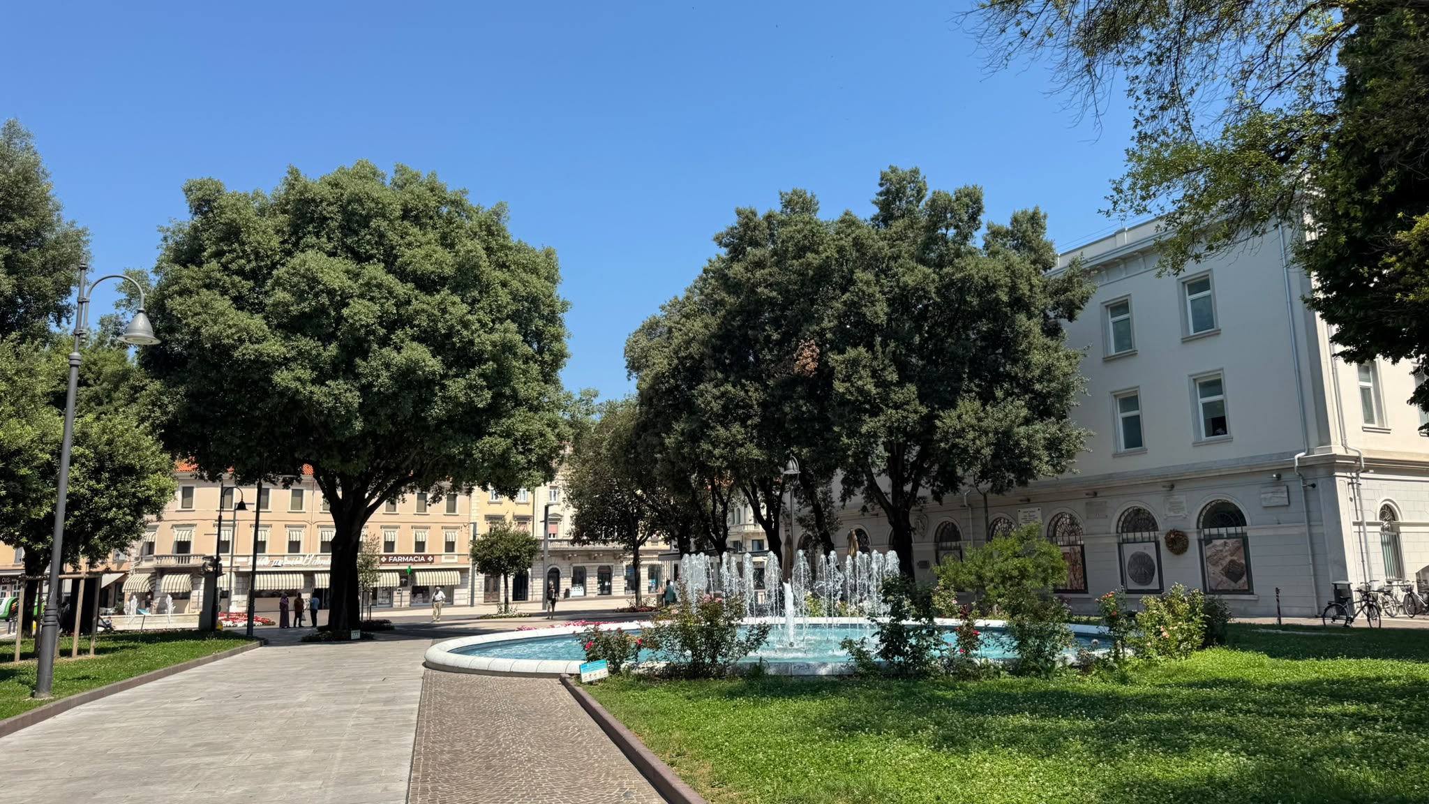 Immagine per Caldo record anche a Monfalcone, Morsolin e Saullo incalzano: «Riaprire subito il Giardino Patuna»