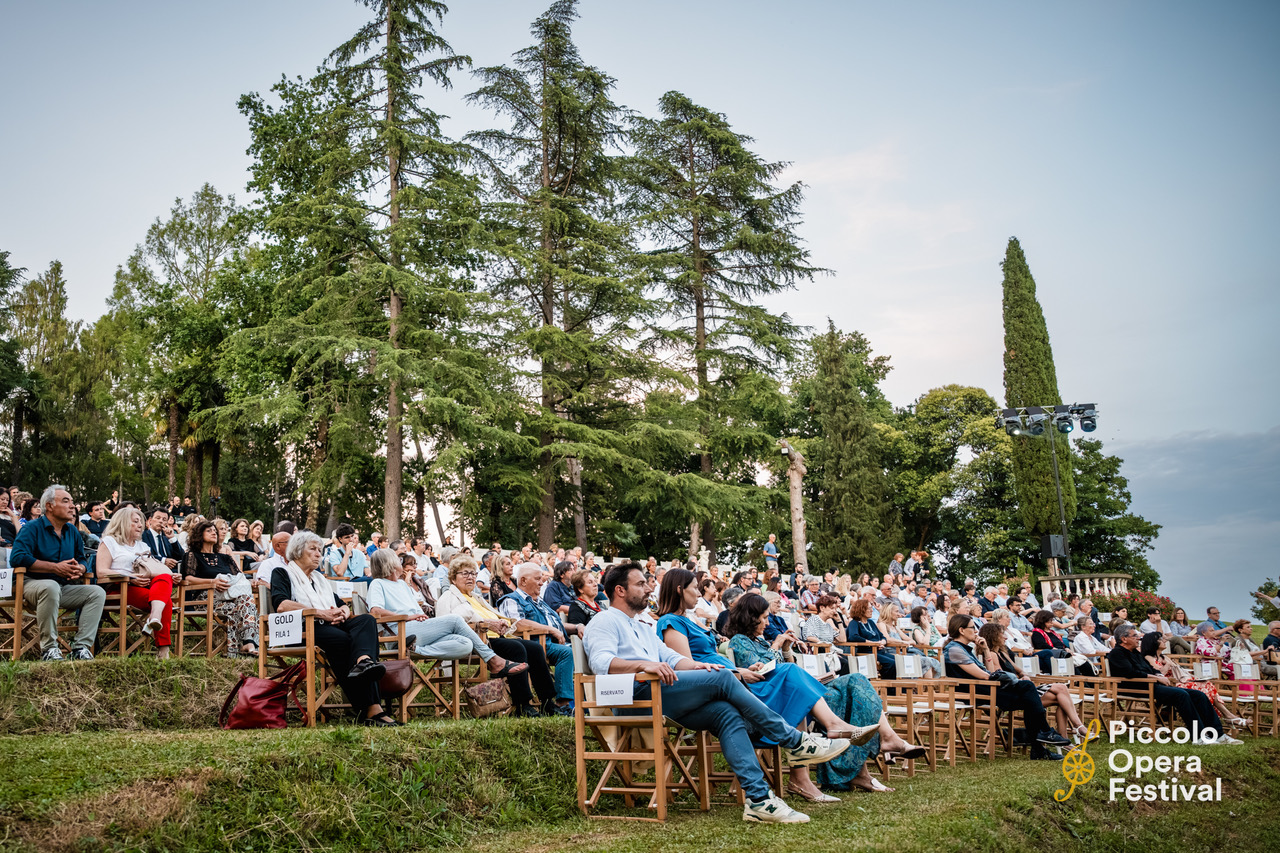 Immagine per Il Piccolo Opera Festival approda al Castello di Spessa con ‘L'ape musicale’ di Da Ponte 