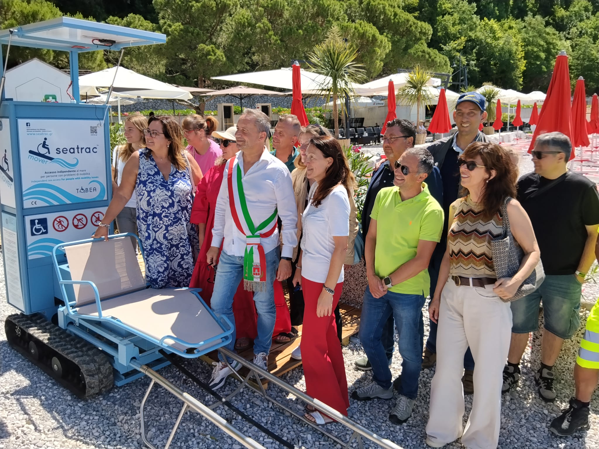 Immagine per Sistiana, a Castelreggio arriva ‘Seatrac’: il nuovo binario per l'accesso dei disabili al mare