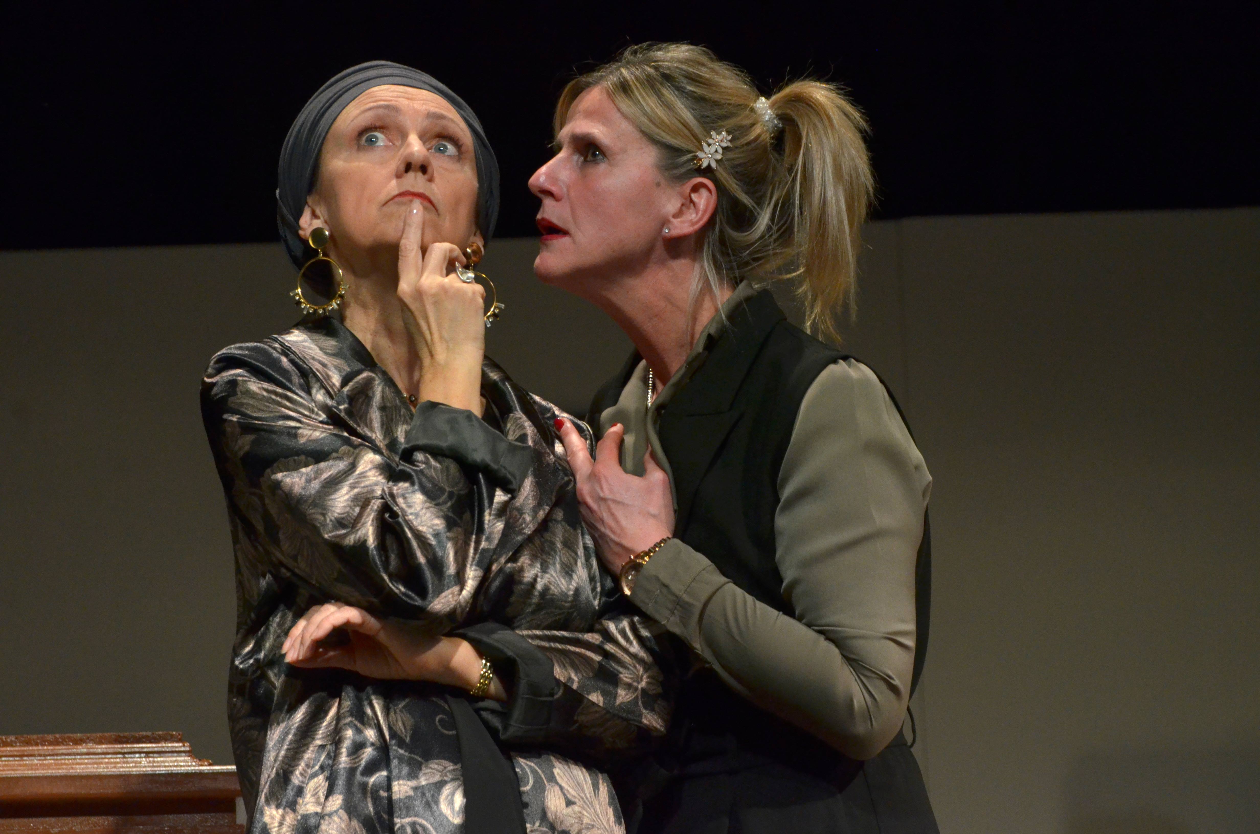 Immagine per Gorizia, la commedia in dialetto ‘4 pirole e 1 funeral’ arriva sul palco del Kulturni Center Bratuž