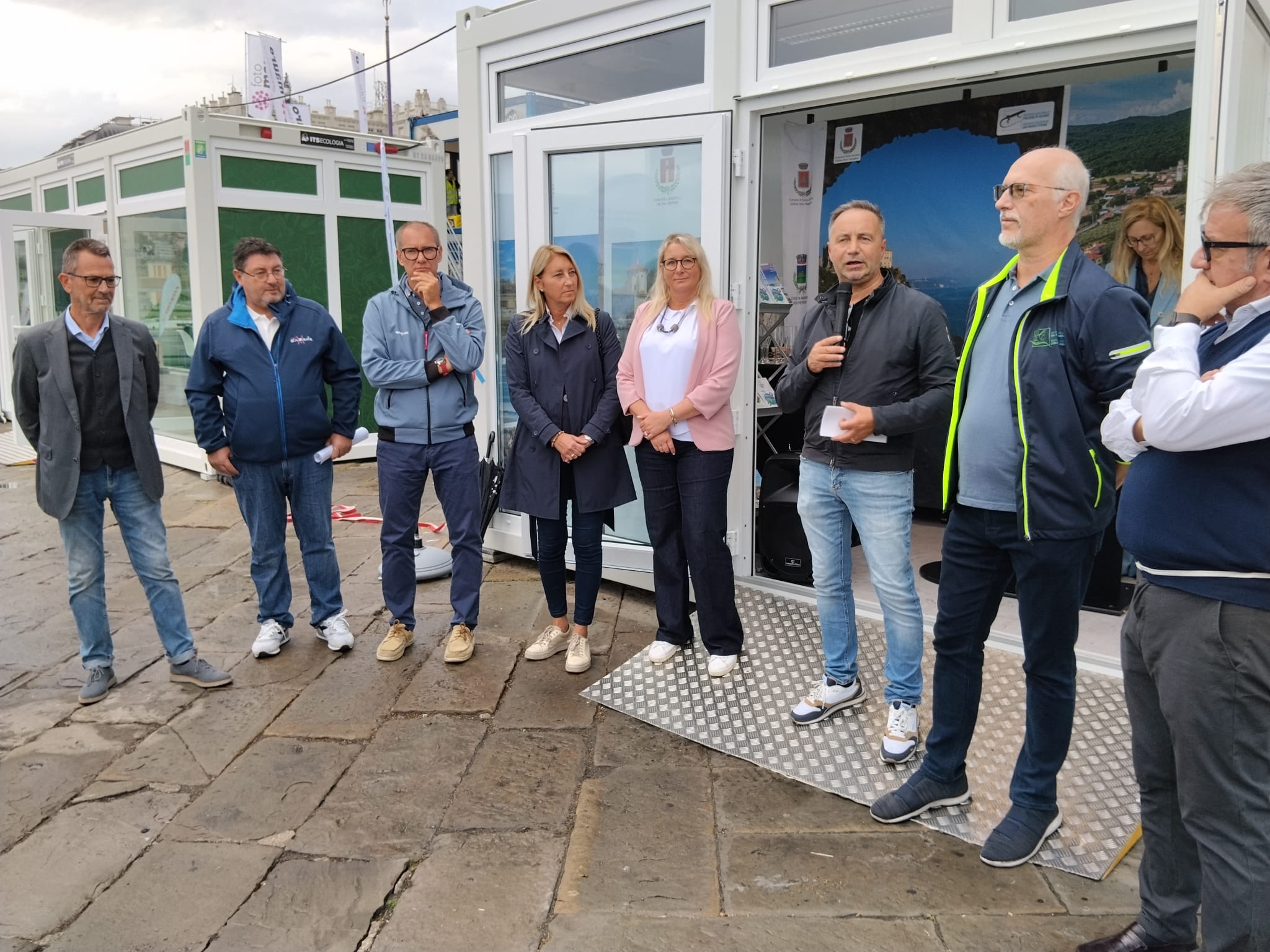 Immagine per Duino capofila dei Comuni del Carso al Villaggio Barcolana: inaugurato lo stand sulle rive di Trieste