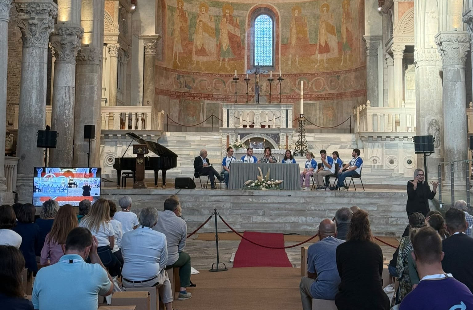 Immagine per Aquileia, oltre cinquecento presenze al forum ‘Il Lavoro che Accoglie’: in Basilica l'evento sui temi della disabilità e dell'occupazione