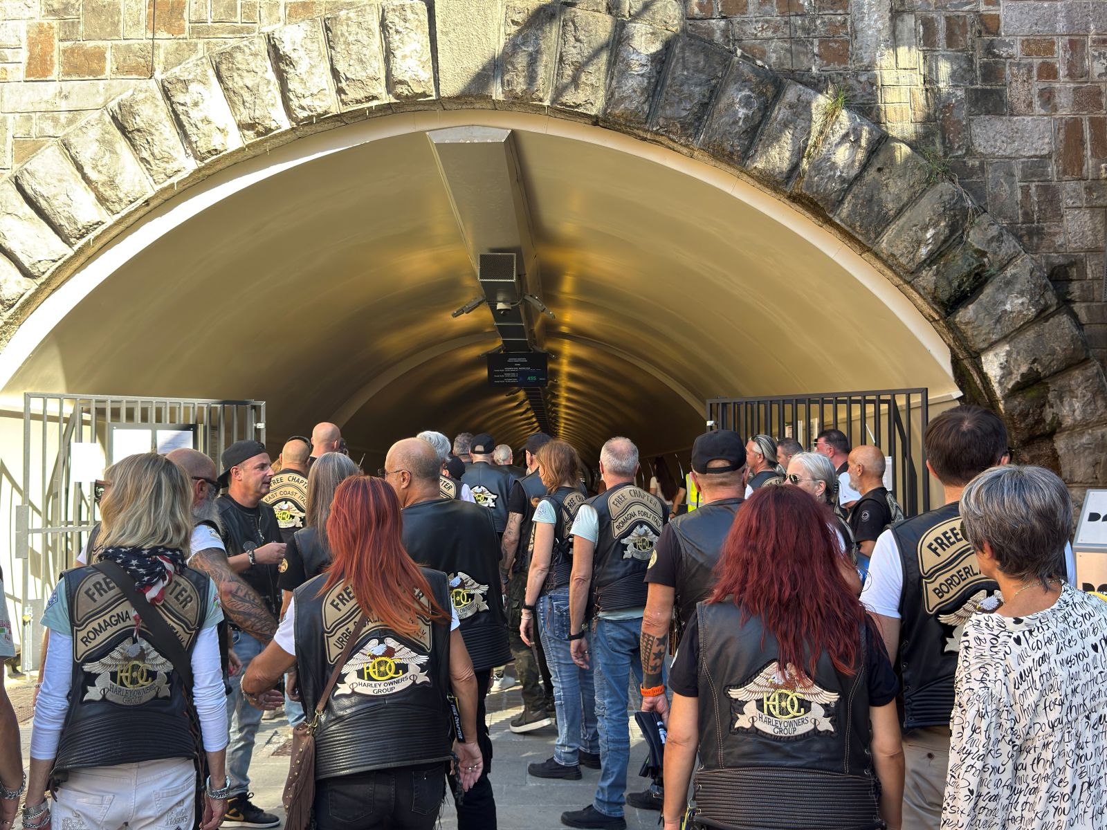 Immagine per Fotonotizia - Gorizia, 42 Harley-Davidson radunate in città: 71 motociclisti visitano la Digital Art Gallery e Borgo Gradis’ciutta