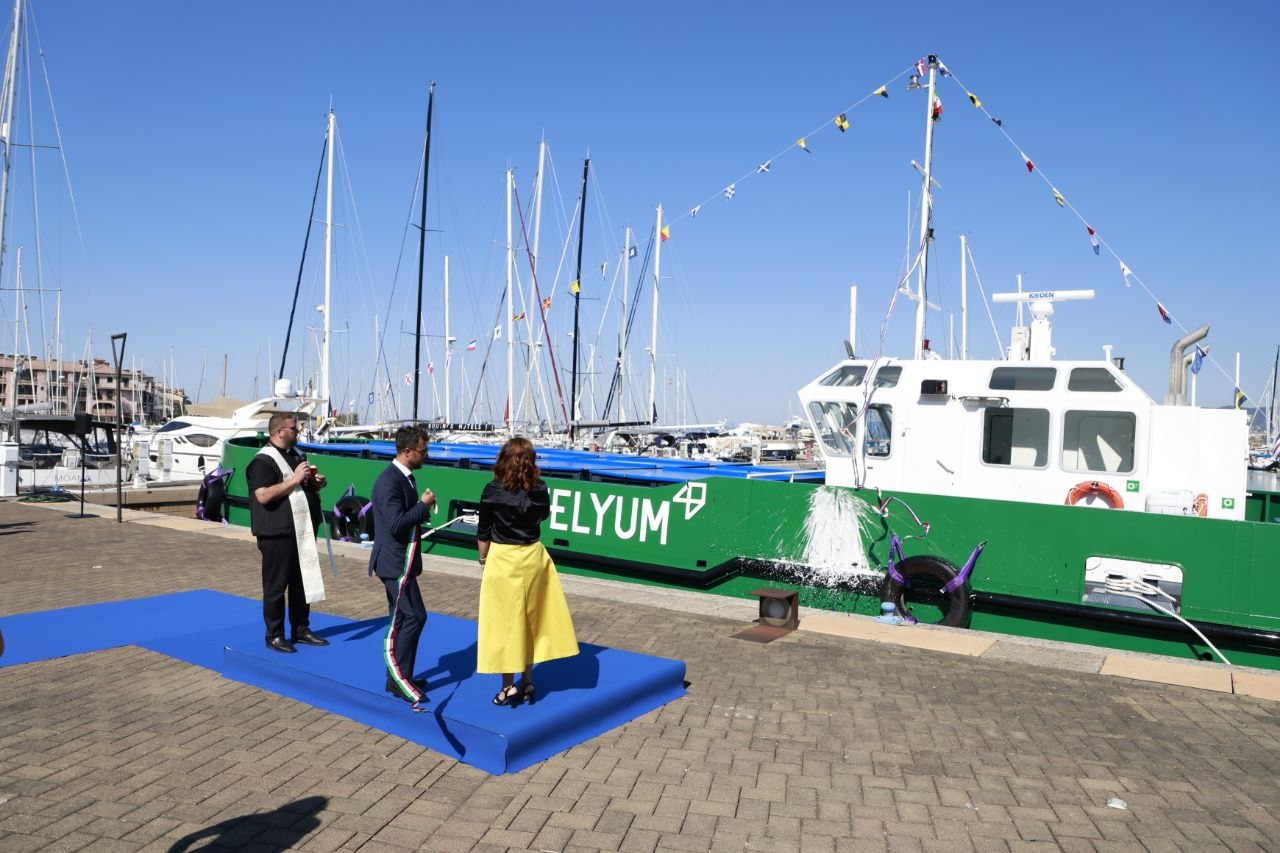 Immagine per Servizi navali nei porti di Monfalcone e Trieste, varata la ‘Eco TRIESTE’: la prima nave ibrida che raccoglierà i rifiuti di bordo