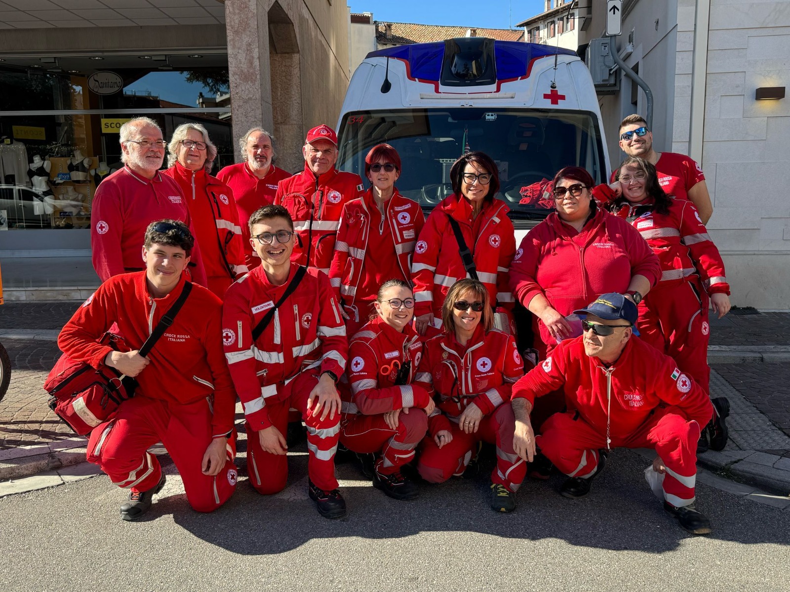 Copertina per Comitato e Volontari della Croce Rossa in festa per la Giornata Mondiale. Concerti e corsi a Monfalcone