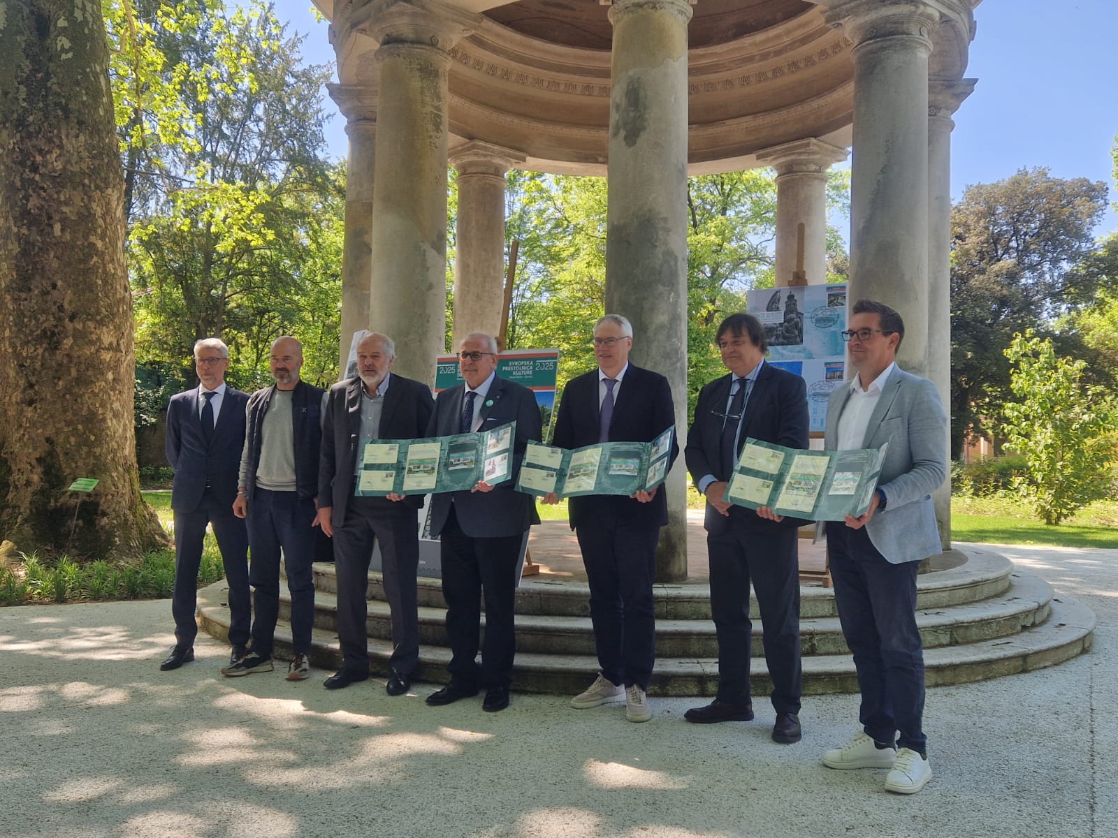 Il francobollo che unisce Italia e Slovenia
