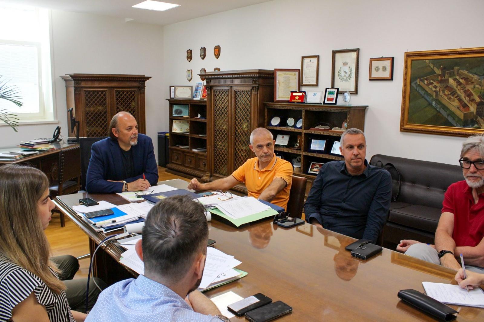 Monfalcone, il Comune cerca una Energy Service Company per la riqualificazione energetica della Piscina Comunale