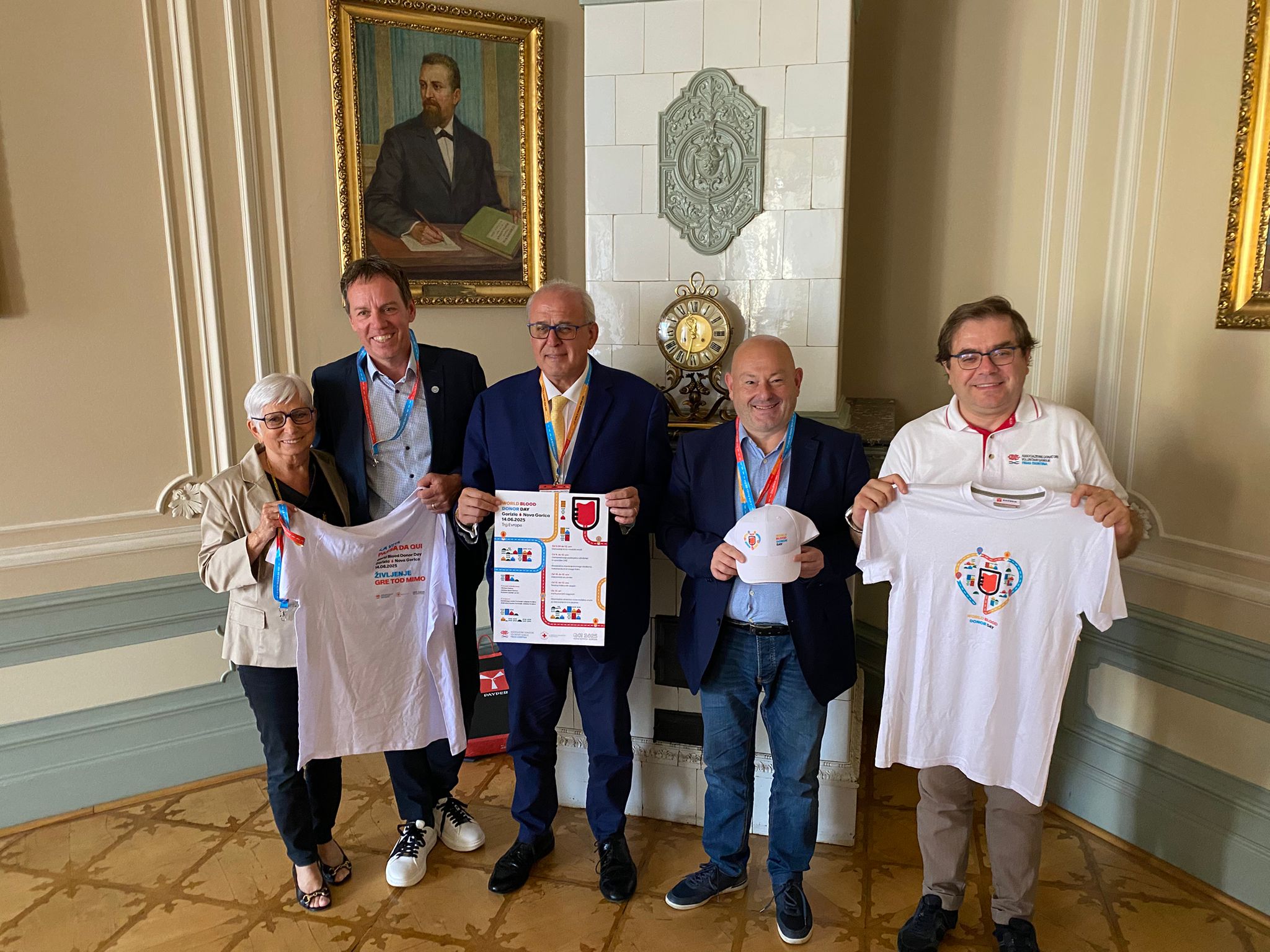 Copertina per 24 donatori italiani e sloveni in Transalpina: ritorna la donazione transfrontaliera con la nuova autoemoteca